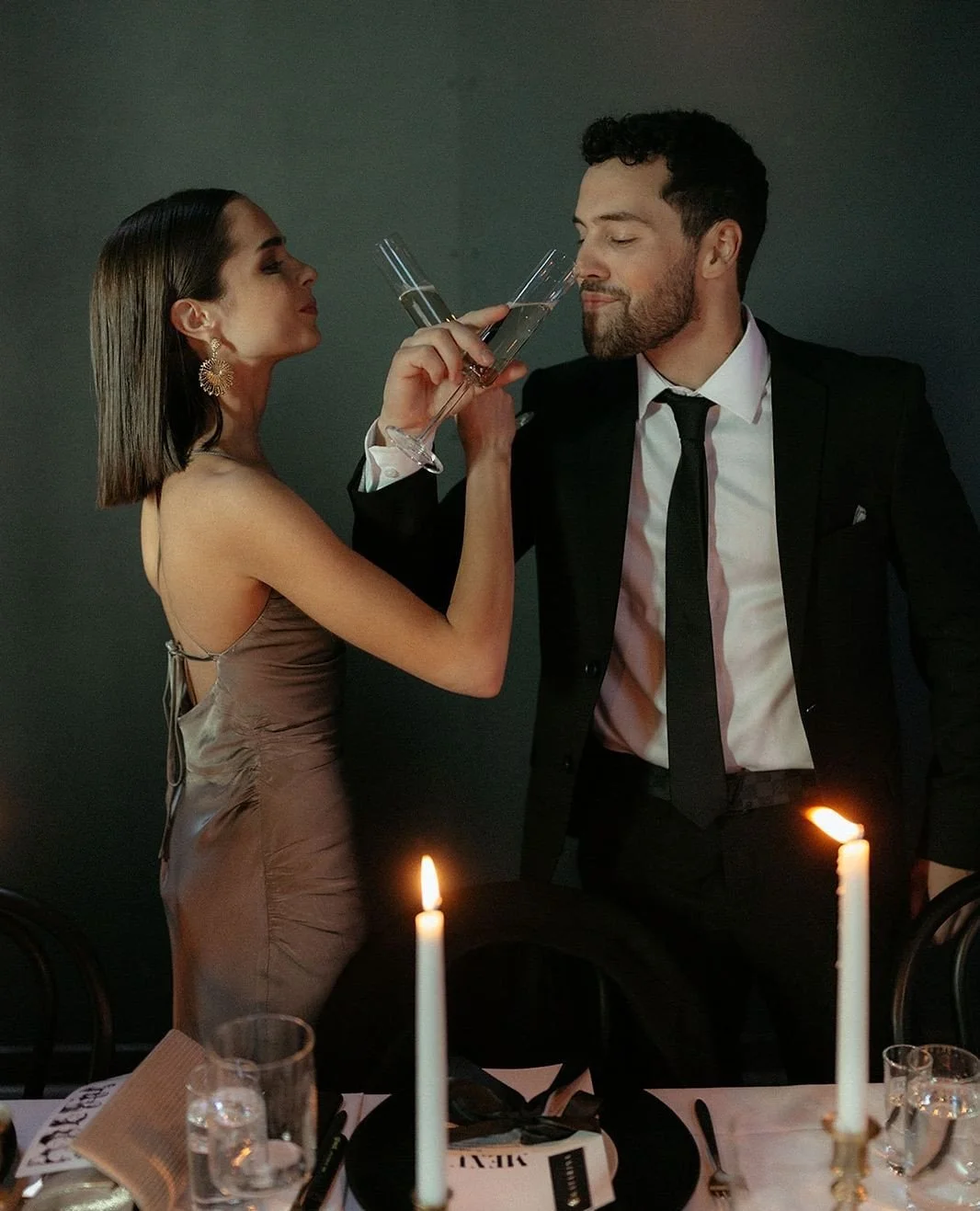 Arms linked, glasses raised, and hearts full 🥂✨ Here’s to the speeches that make us laugh, cry, and cheer for love—because every wedding toast deserves a delicate sip and a little extra sparkle."
Photographers: @hennygraphy
Vide