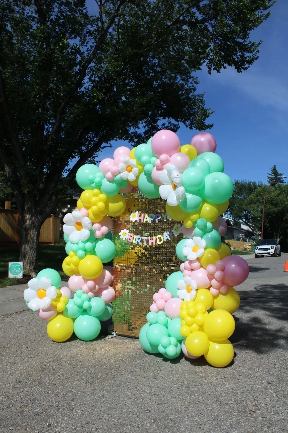 custom-backdrop-decor-small-events.jpeg
