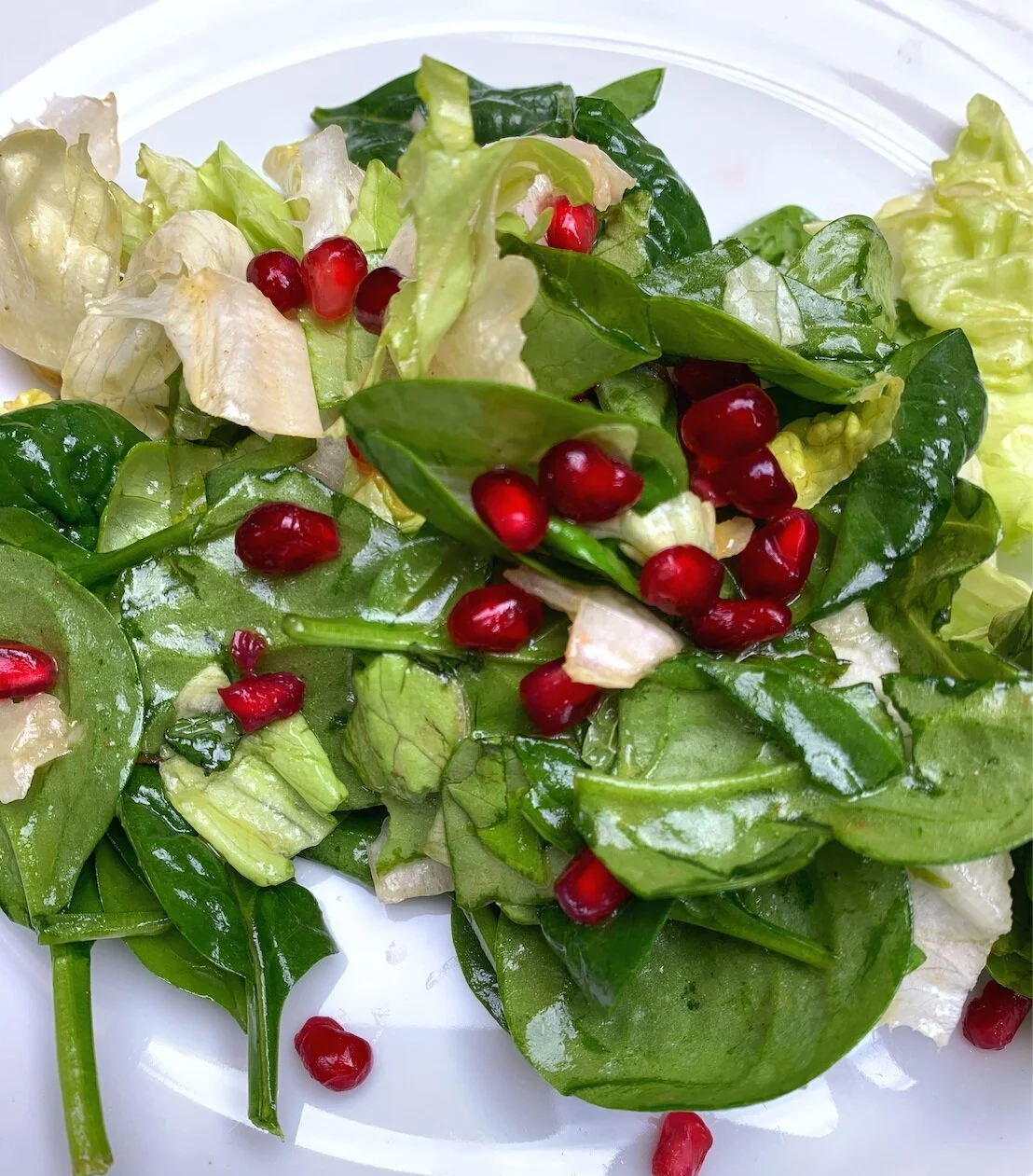 Fresh Green Salad with Pomegranates and Mint