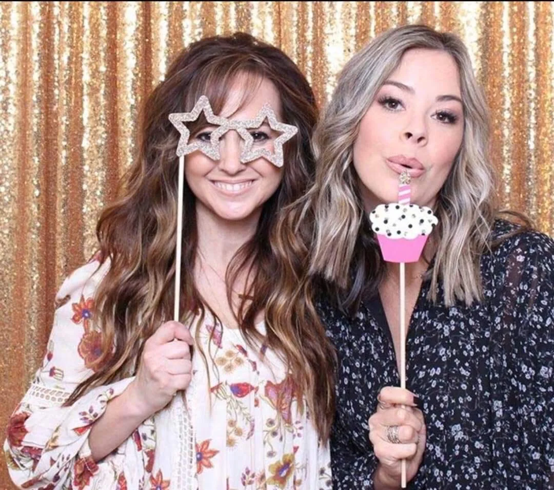 YOUR PHOTO BOOTH PROFESSIONALS