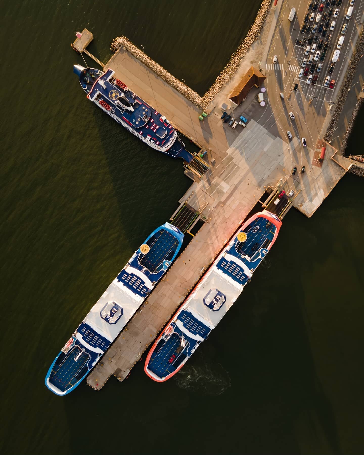 Ferries working into the sunset ⛴️