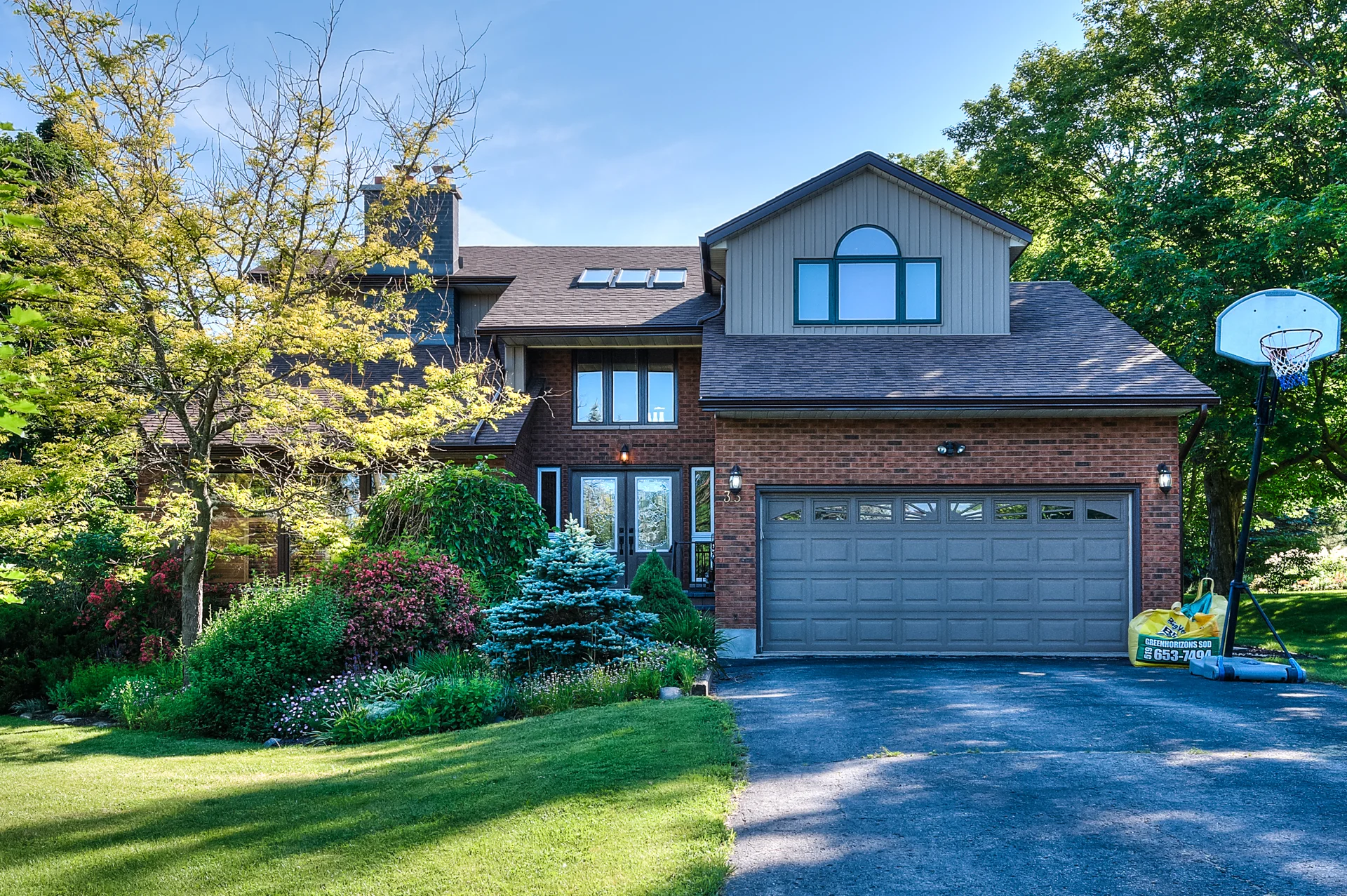 35 Amalia Crescent, Belwood | Presented by Adam Stewart, Realtor ® | Chestnut Park West | +1 519.265.2602