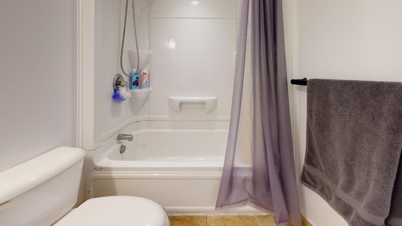 137-49-Rhonda-Road-Guelph-Presented-by-Adam-Stewart-Chestnut-Park-West-5192652602-Bathroom(1).jpg