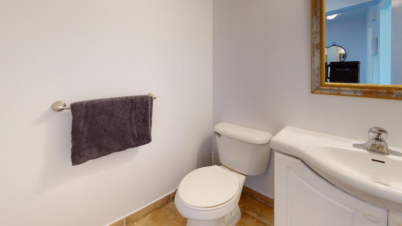 137-49-Rhonda-Road-Guelph-Presented-by-Adam-Stewart-Chestnut-Park-West-5192652602-Bathroom.jpg