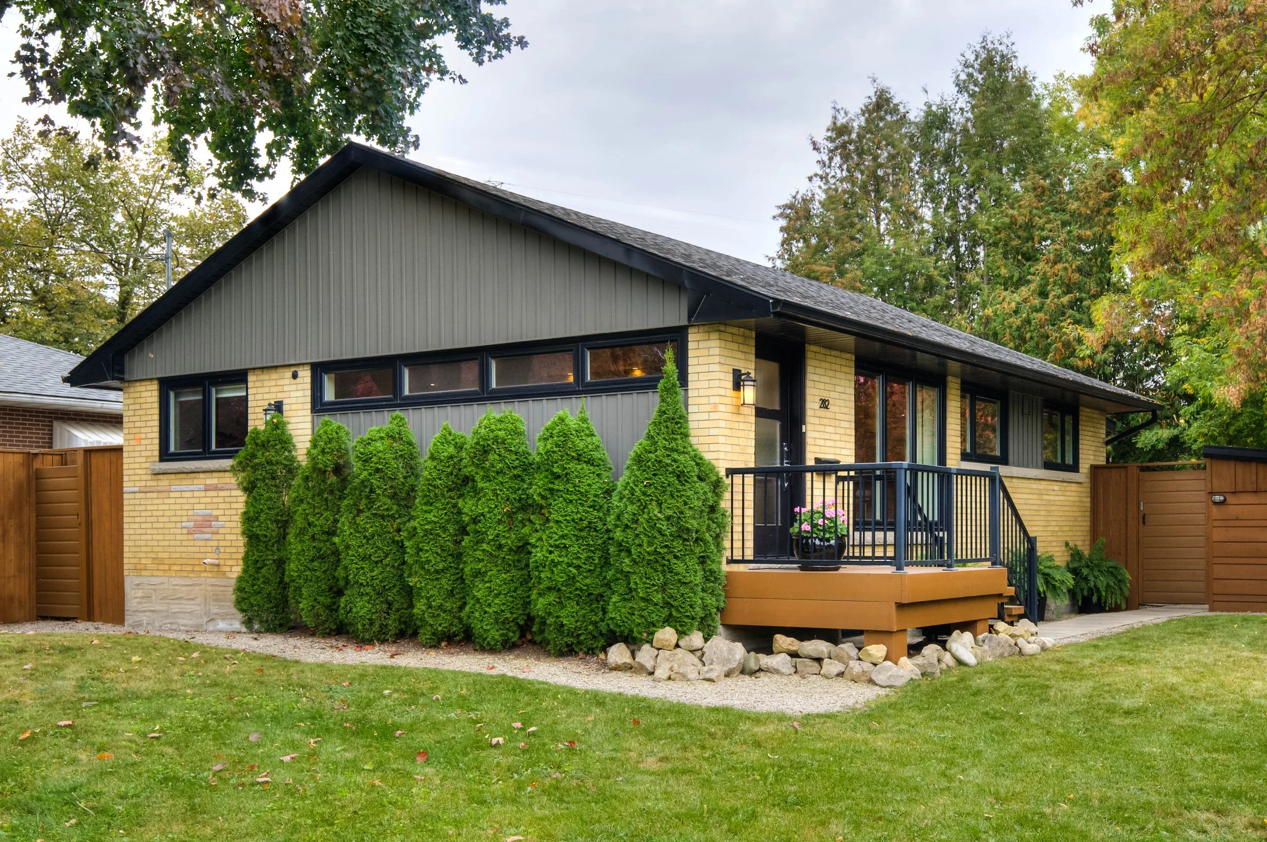 282 Water Street, Guelph ON MidCentury Modern Bungalow — Adam