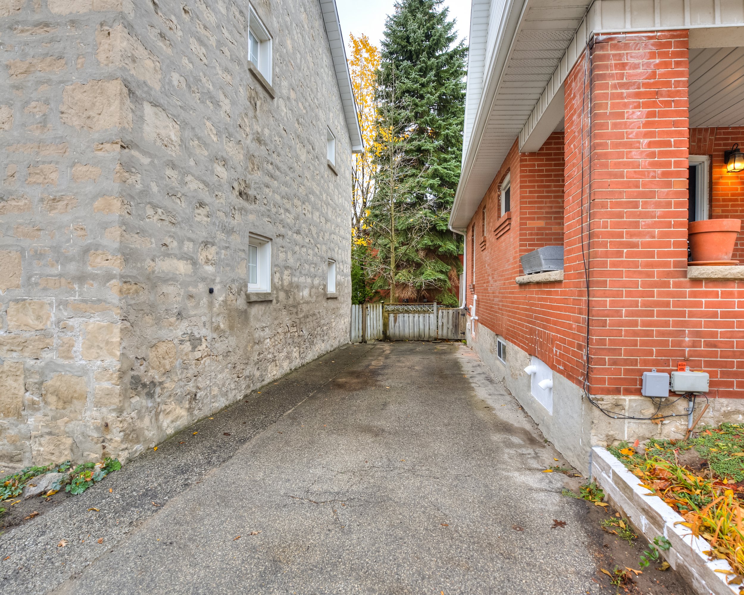 32 ERAMOSA Road, Guelph, Ontario N1E 2L5 5.jpg