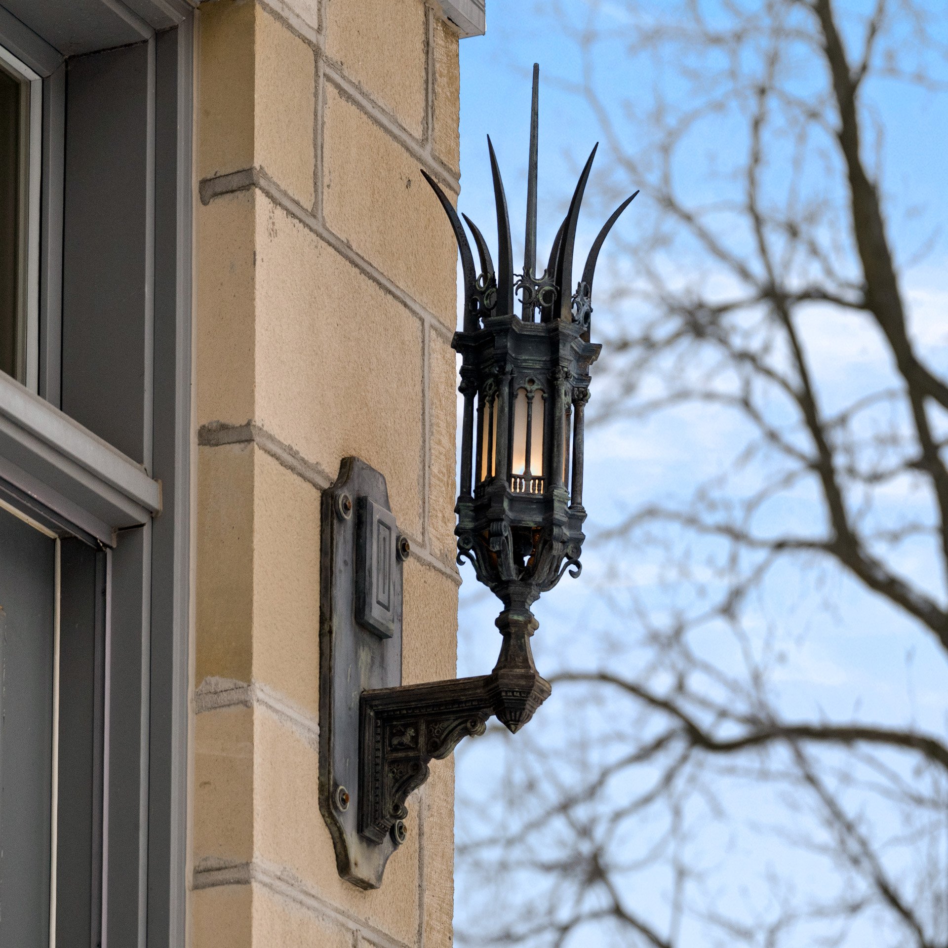 22-stuart-street-guelph-architectural-character-exterior-lights.jpg