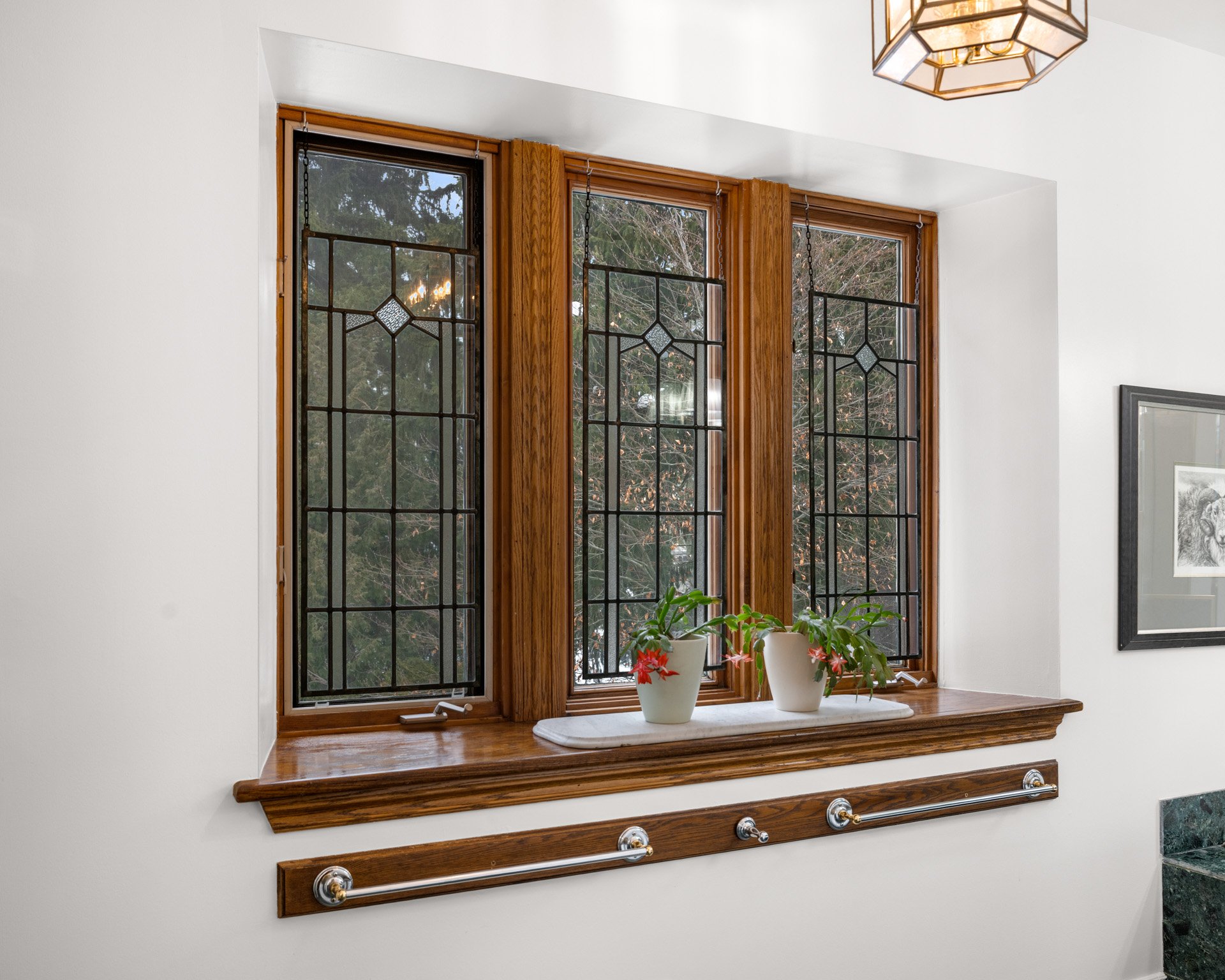 22-stuart-street-guelph-bathroom-heritage-window-details.jpg