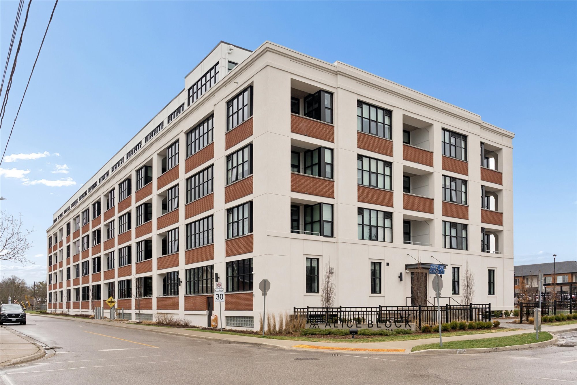 03-120Huron137 003.jpg