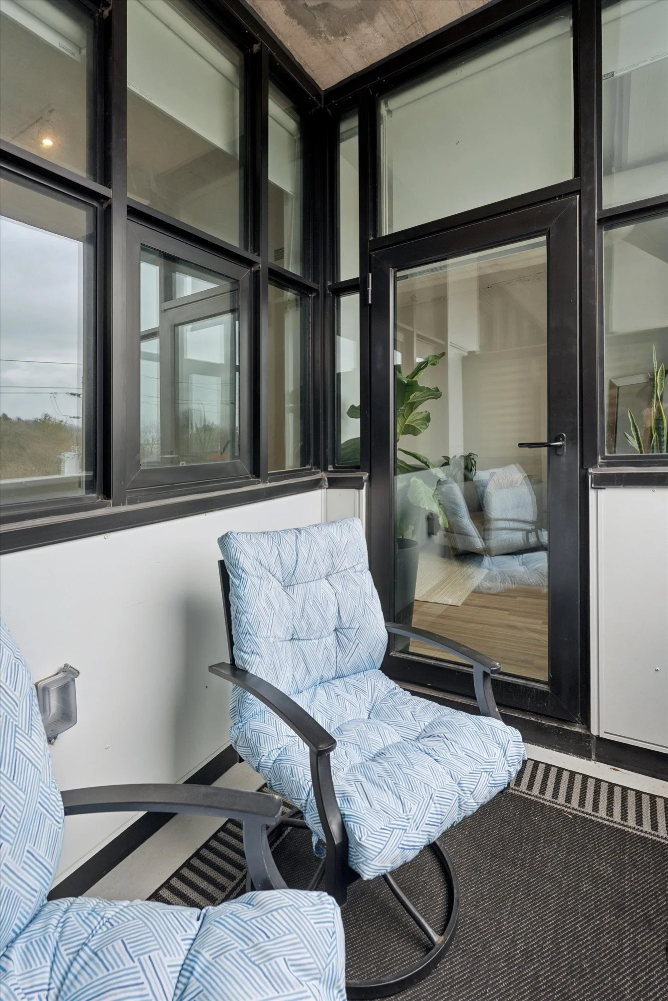 19-120Huron137 019.jpg