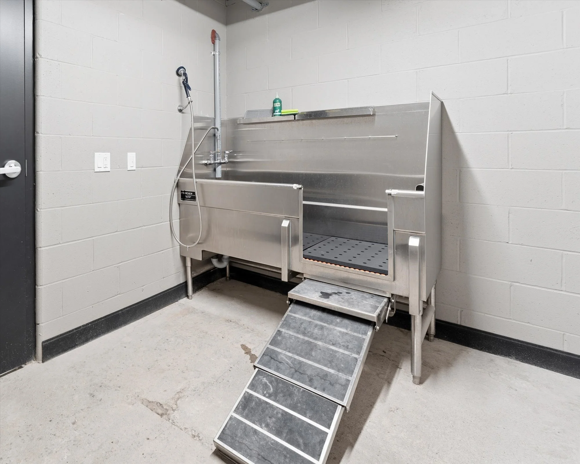 32-120Huron137 032.jpg