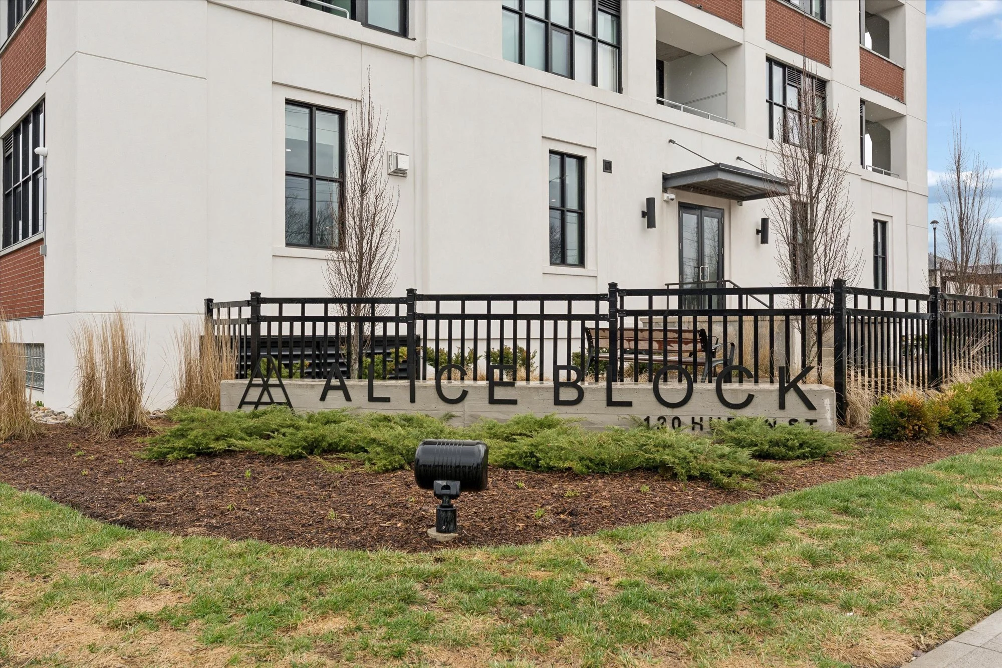 35-120Huron137 035.jpg