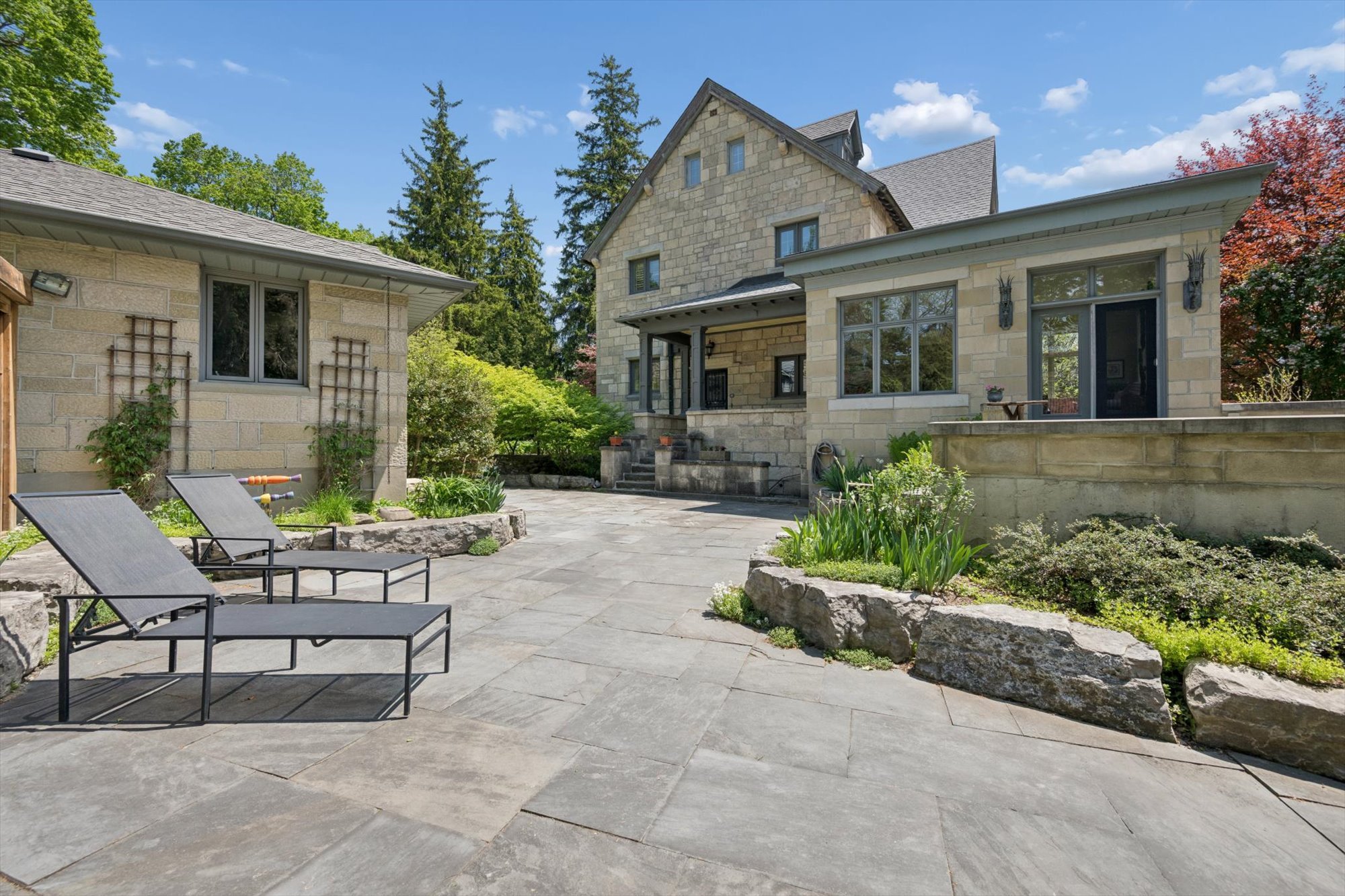 22 Stuart Street, Guelph ON Ker Cavan Summer Exterior (29).jpg