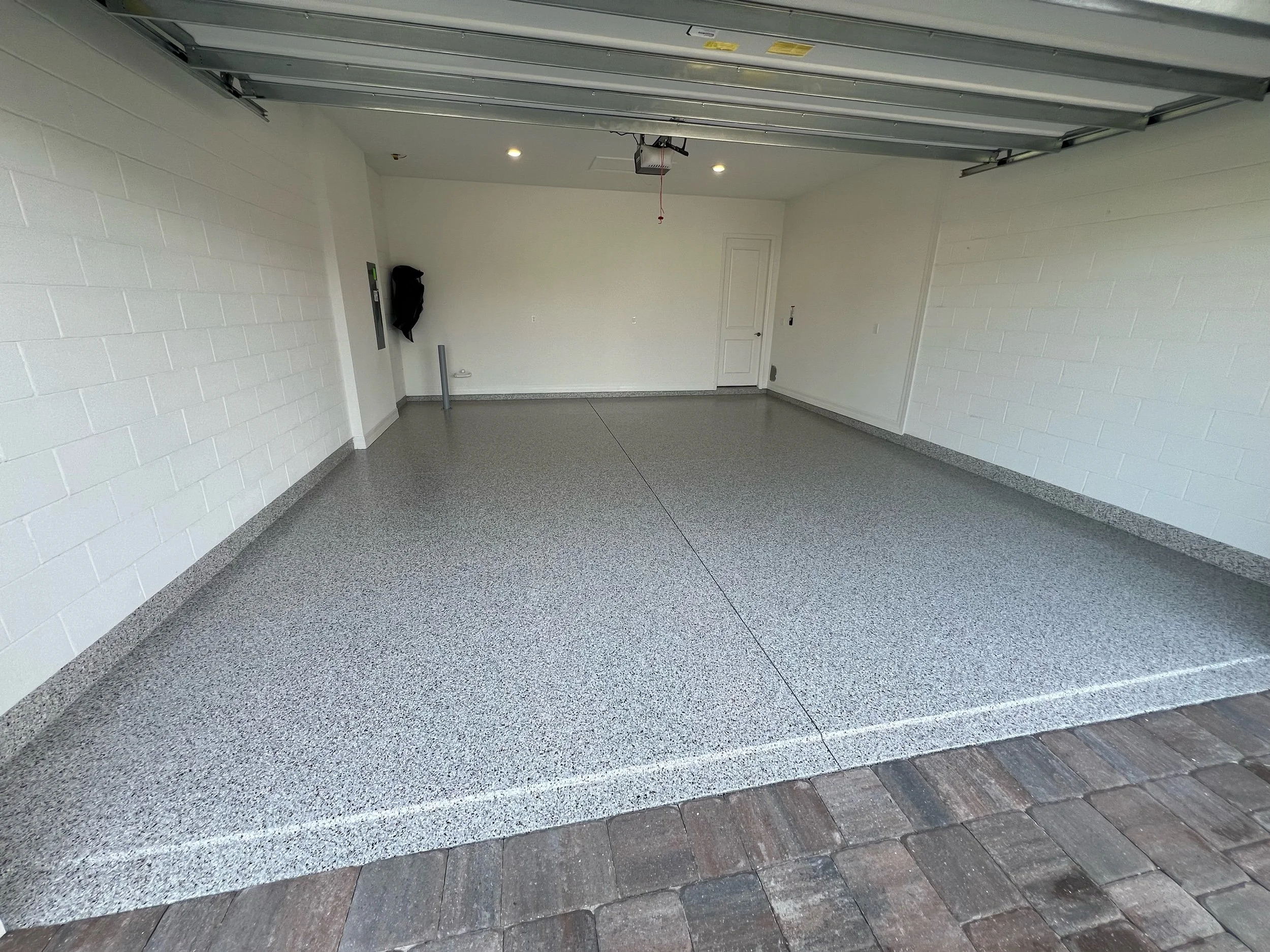 Dakota Grey with full stem wall