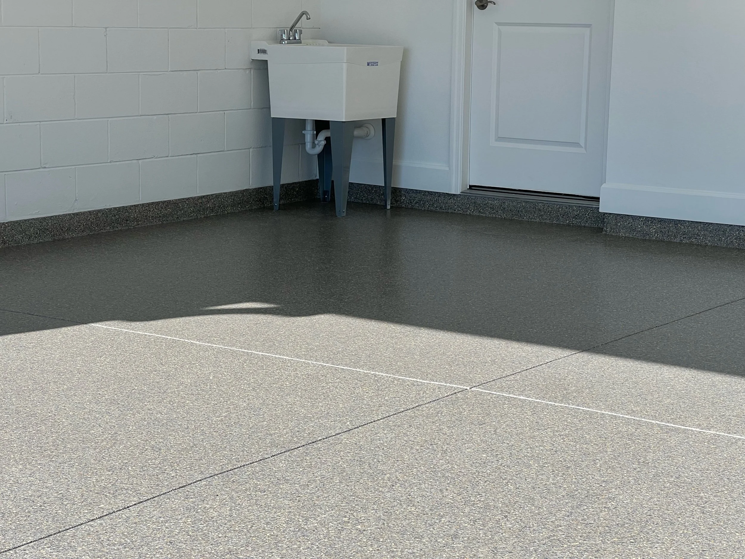 Custom Metapelite Epoxy Floor: A Unique Blend of Beauty and Durability
