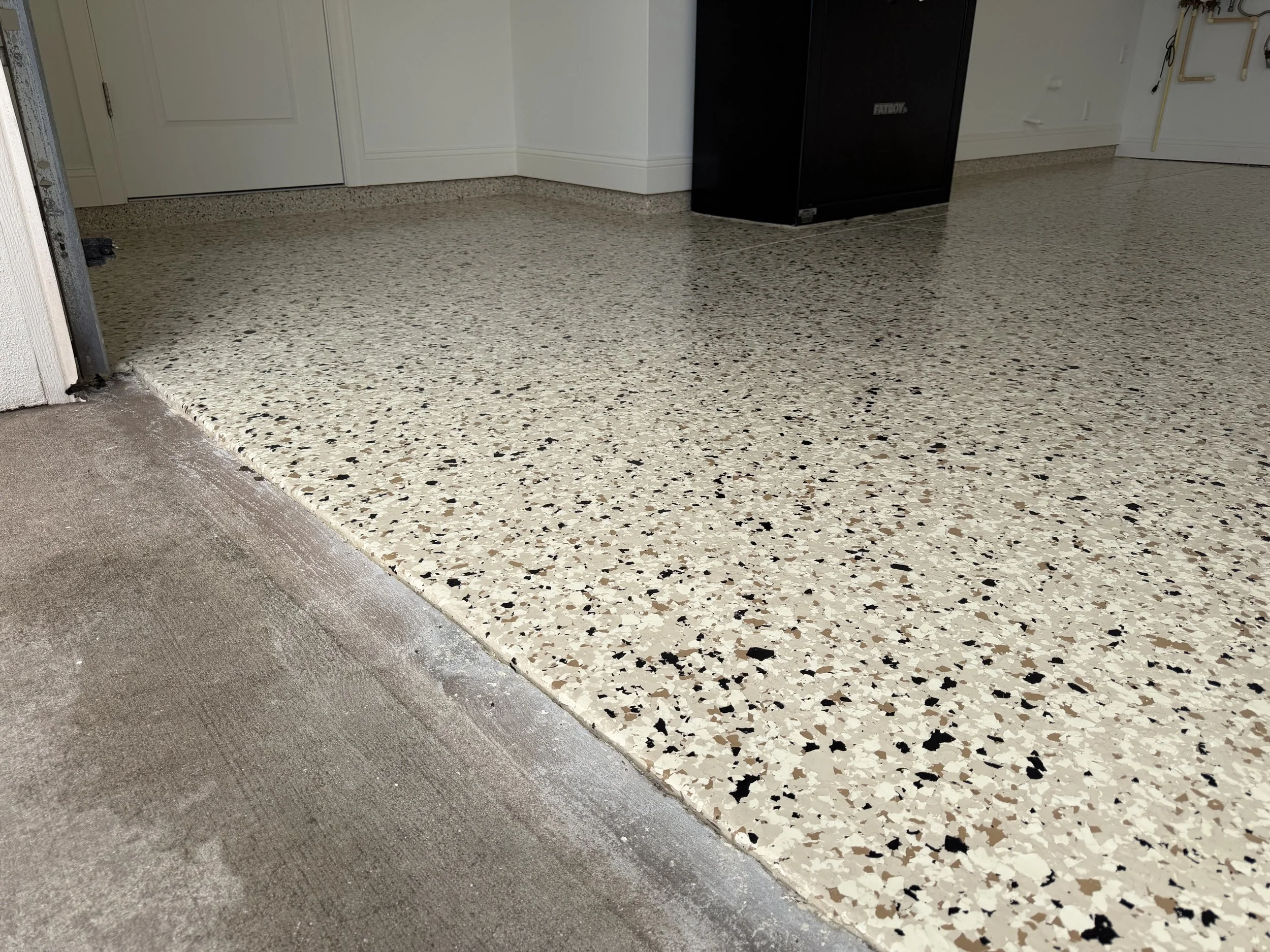 1” Shoreline Flake, Custom Look : Palm Coast Garage Floor