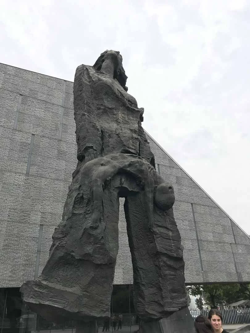 352.jpg