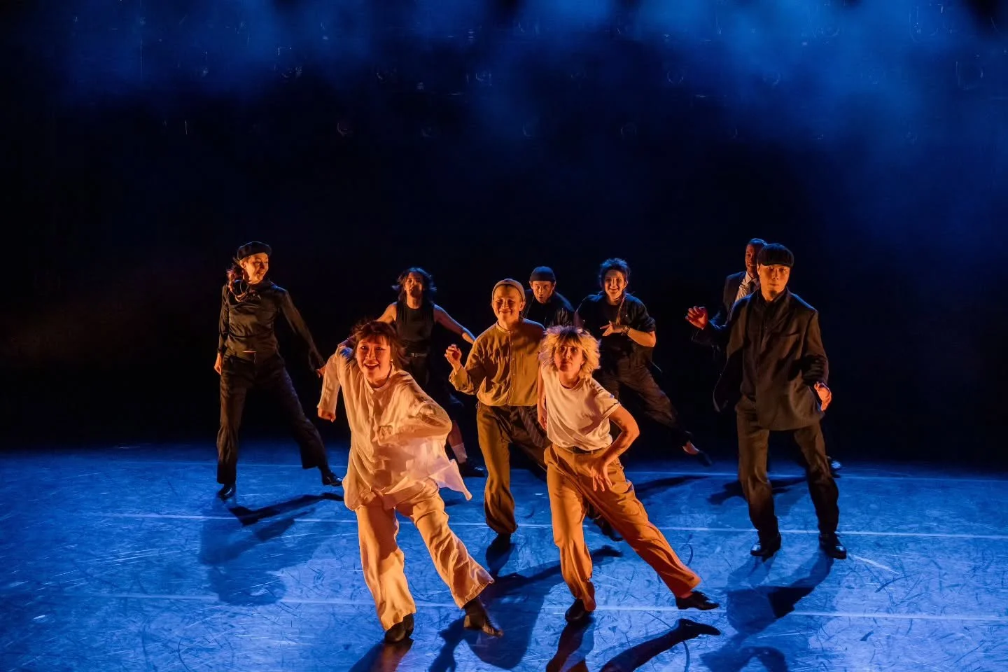It was so much fun to dance with @footnotes_ukjazzdance last weekend at Jazz Arts Rewired!! A huge thank you to @masumi.endo, our director and choreographer, for bringing us together to make this piece of work!

And thank you to @bopjazzuk, @dolliehe