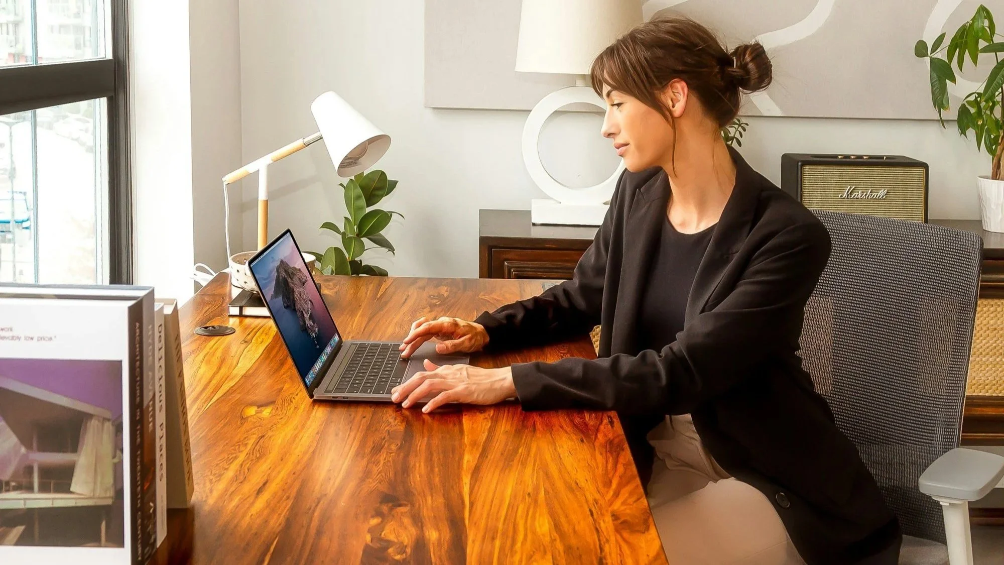 Does what you wear to work matter?