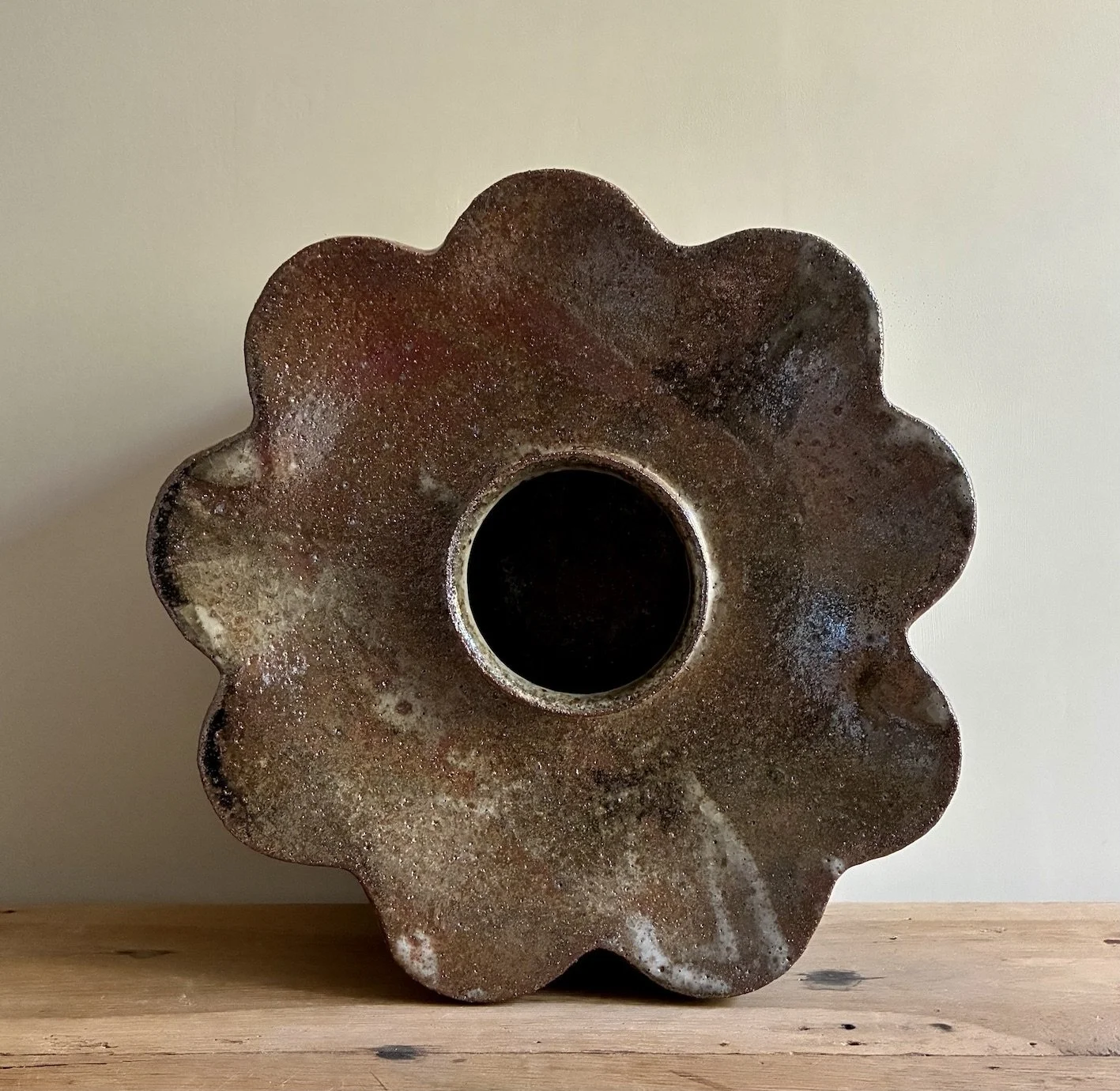 Low Floral Vase Top 1d.jpeg