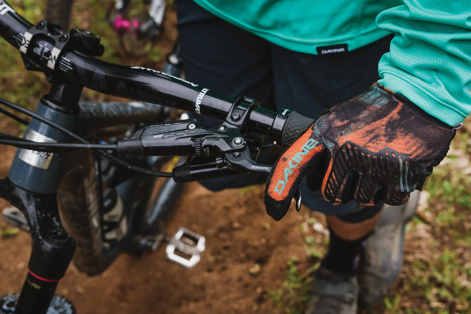 print-dakine-diablo-glove.jpg