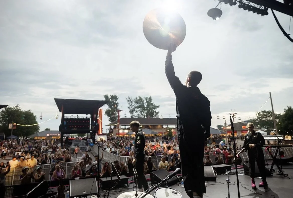 Artist Feature : HAPPY LANDING