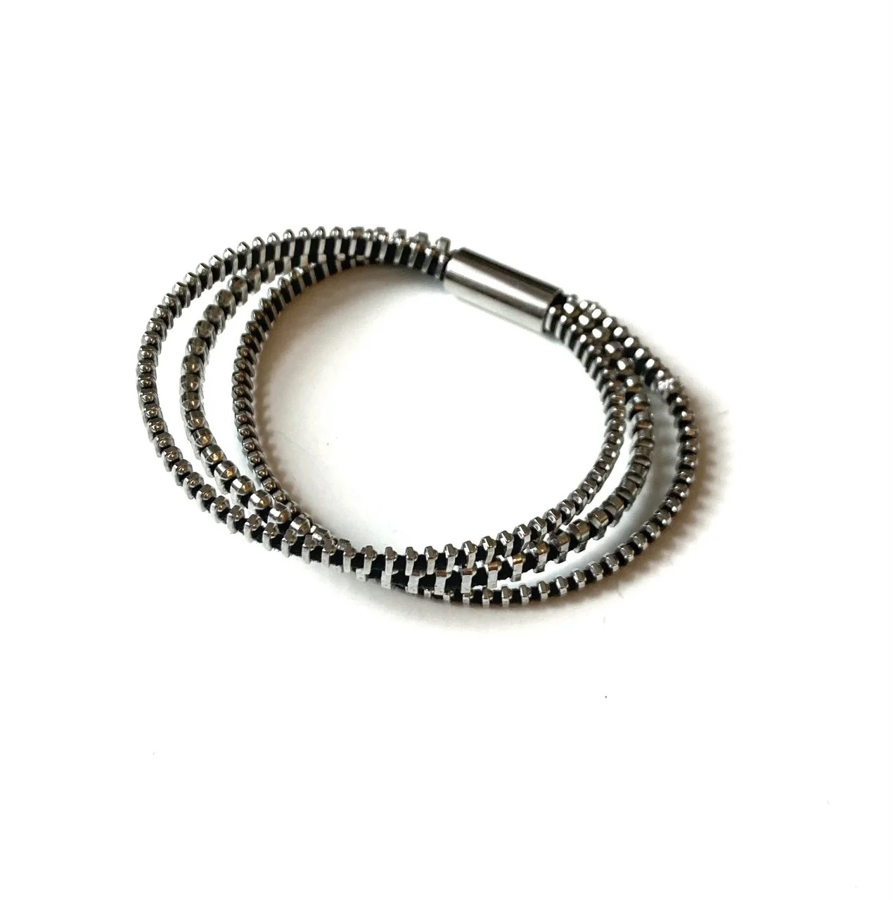 CUSACK_strand_bracelet_blk:sil.jpg