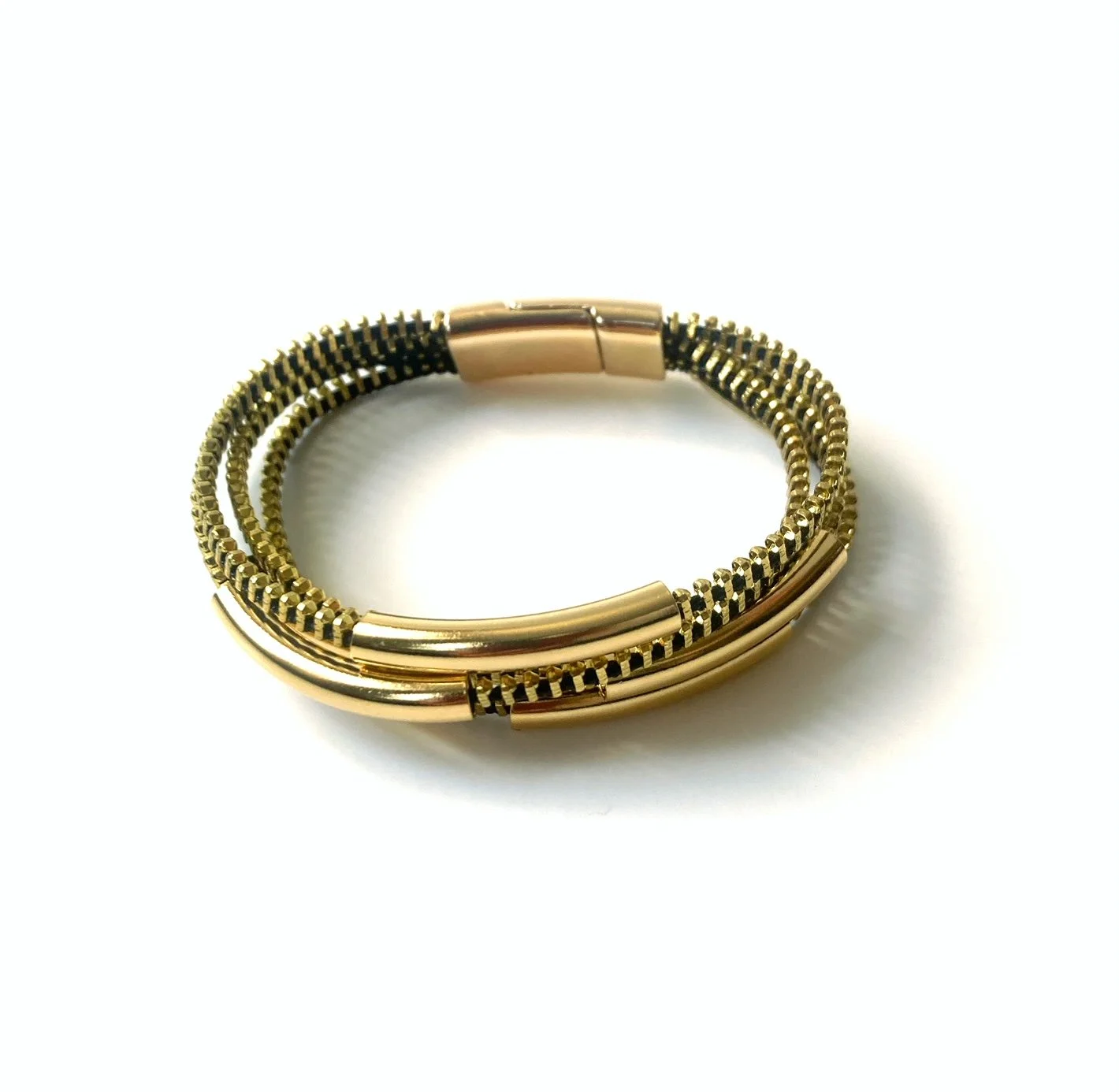 Curved_Tube_tress_bracelet.lowres.jpg