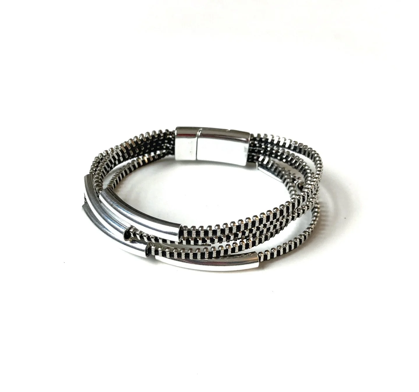 CUSACK_tress_curvedtubes.blk:sil.lowres.jpg