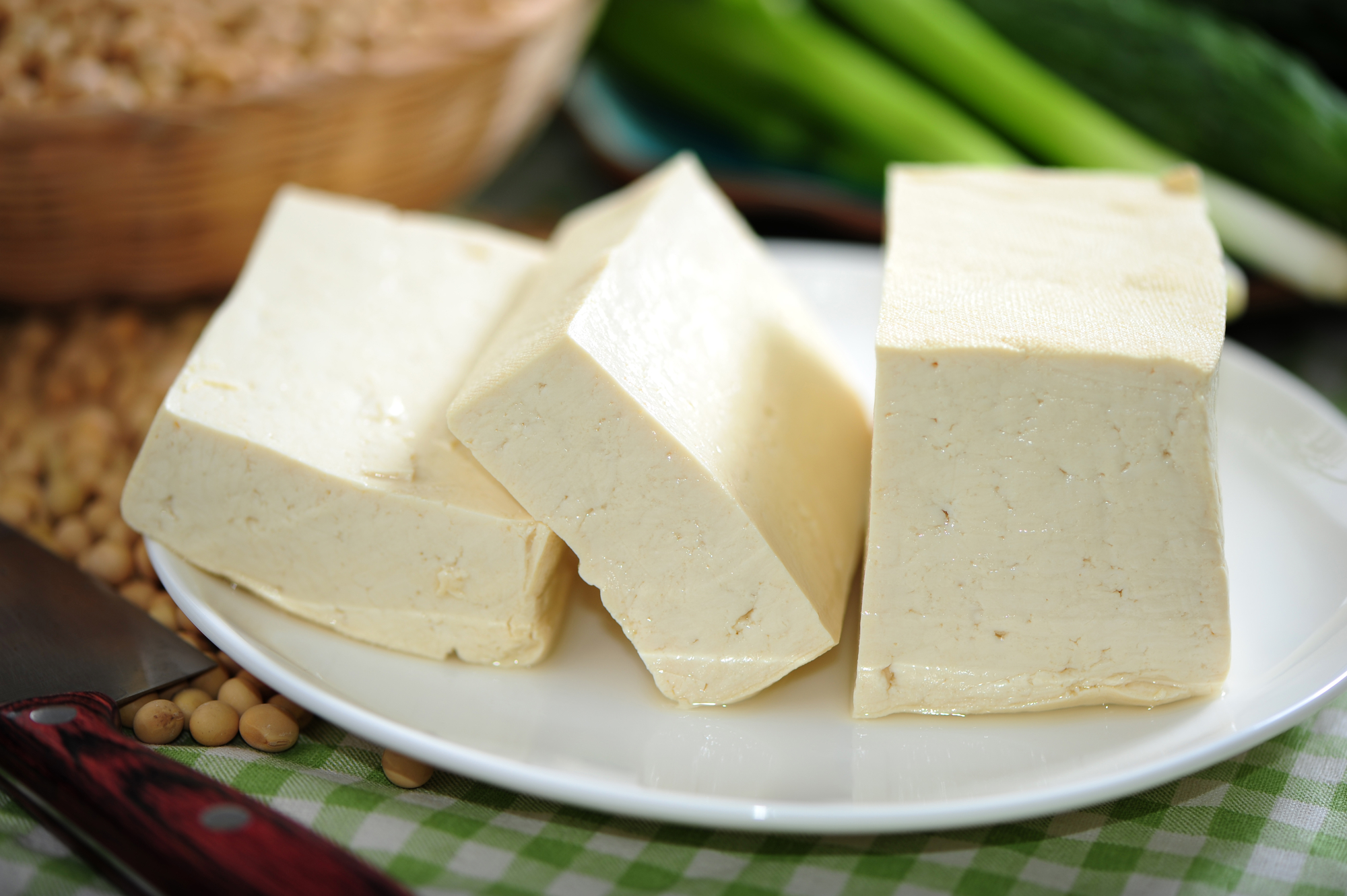 Соевый творог 4 буквы. Сыр из сои. Тофу консервация. Зеленая линия тофу. Сыр похожий на тофу.