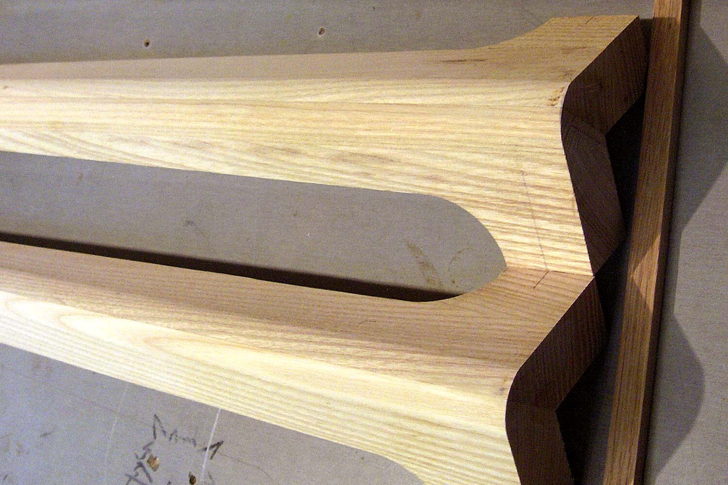 shaped-oak-table-legs.jpg