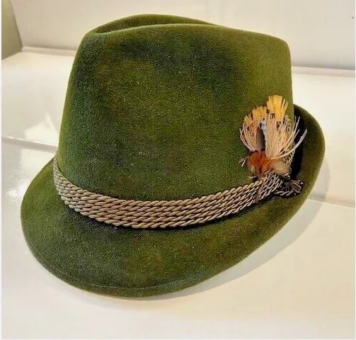 The Green Felt Feathered Hat episode artwork