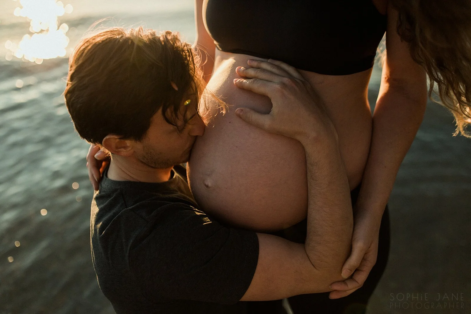 Golden hour seaside maternity session (Copy)