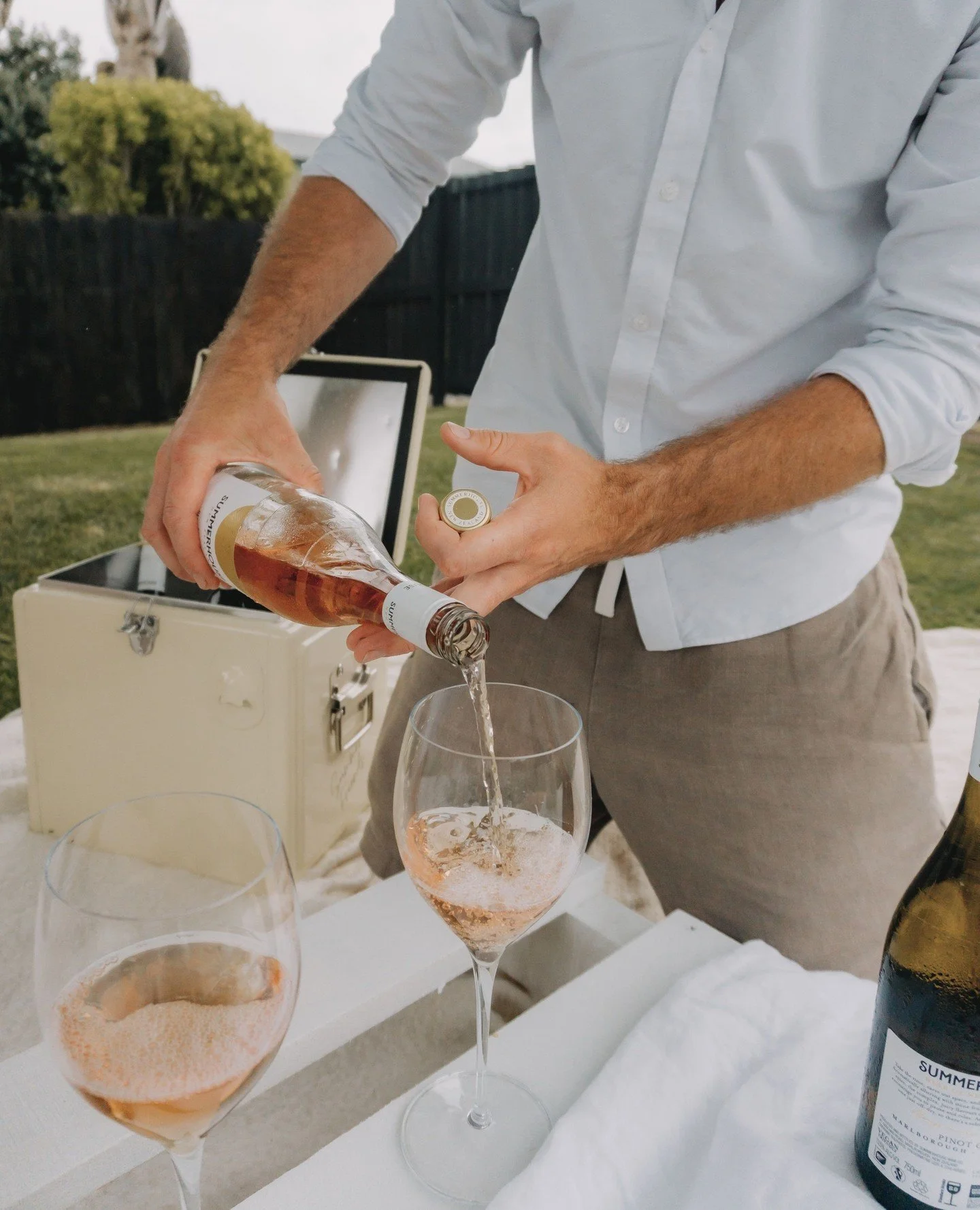 Pour yourself a refreshing glass of Ros&eacute; and let the sunshine in! Whether you&rsquo;re lounging by the pool or having a picnic with friends, this is the perfect sip for those warm days. What&rsquo;s your favorite way to enjoy Ros&eacute;? Shar
