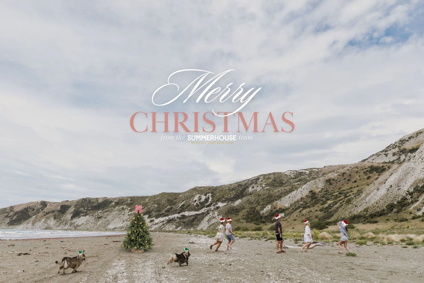 Season's greetings from the Summerhouse crew! 🎄✨️ May your day be filled with sunshine, joy, vibrant wine and fabulous food, no matter where you find yourself in the world 🥂⁠ #alwayssummersomewhere⁠
⁠
⁠
#summerhousewine #summerhousemoments #merrych