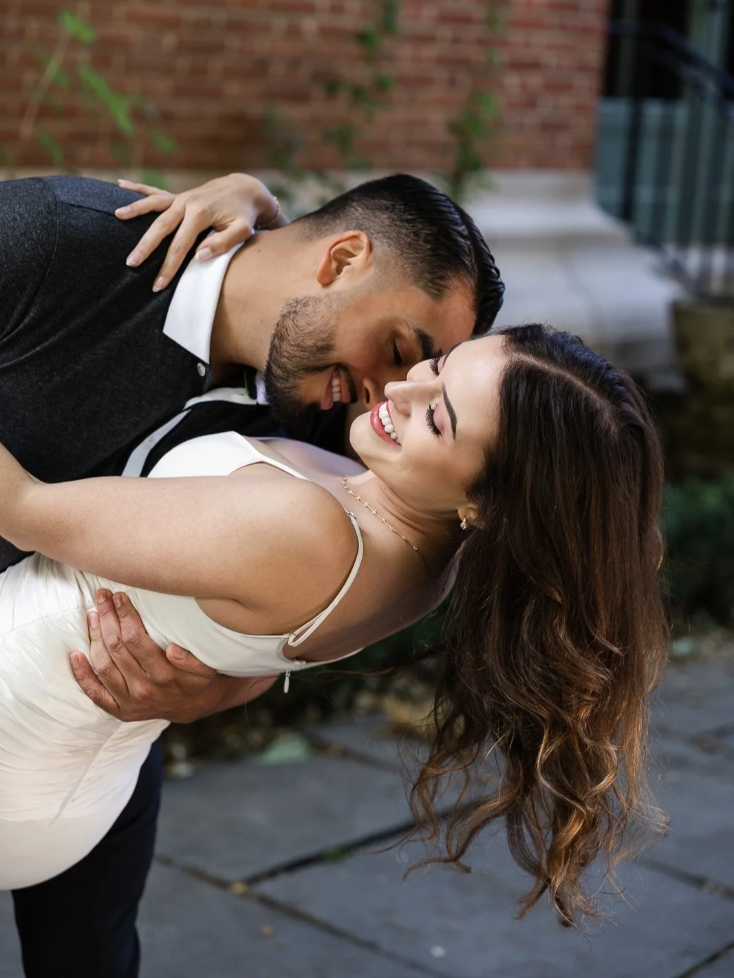 Couple sharing a candid moment at Filoli Garden
