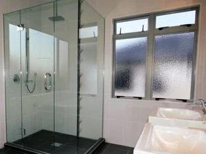 cubicle+shower-frameless-glass.jpg