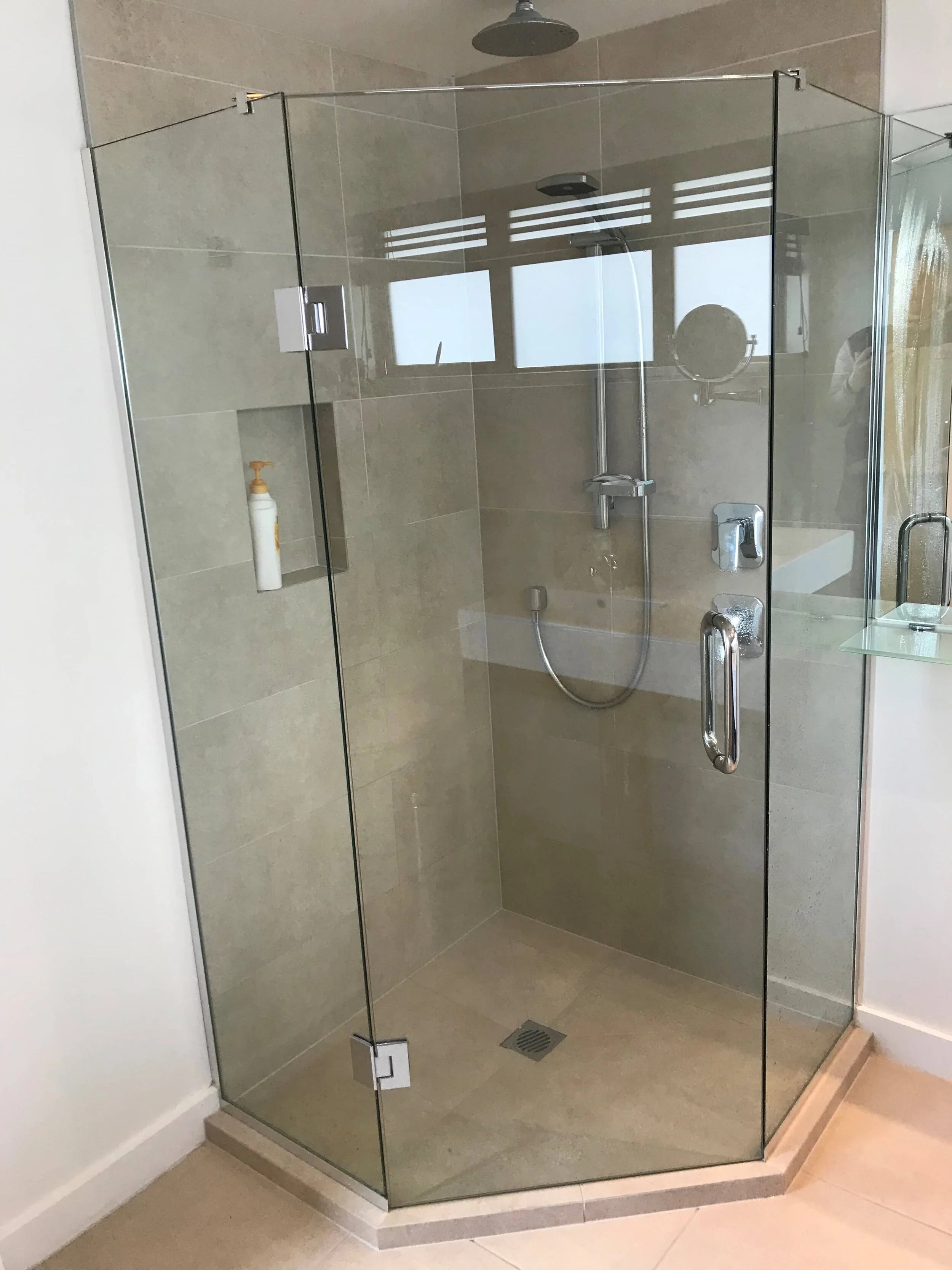 Central-glass-service-glass-shower-corner.jpg
