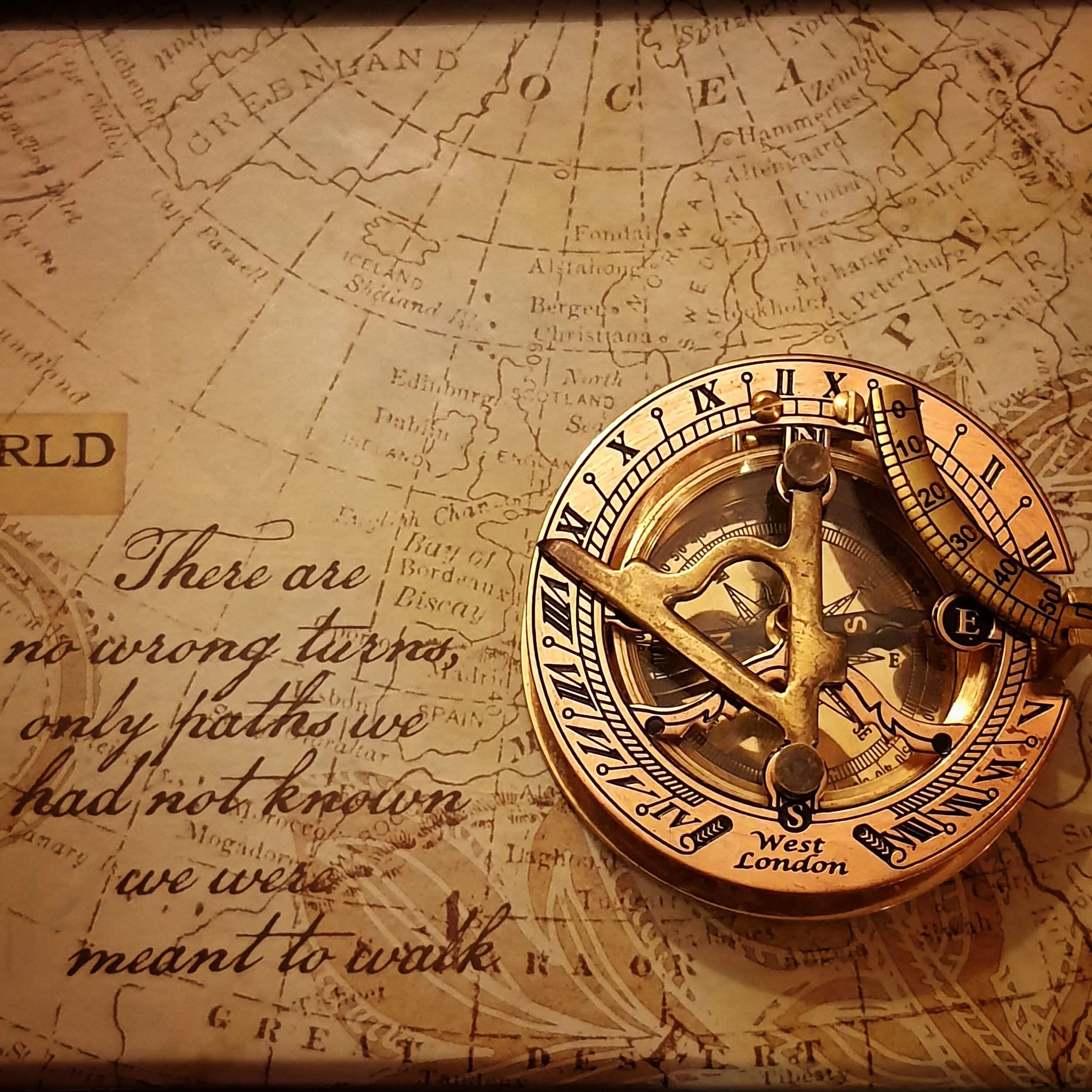 Compass Sundial Brass-stand leather case