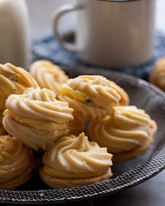 Melt your Dad&rsquo;s heart with these old fashioned melting moments and spoil him this Father&rsquo;s Day, or any day, really. Recipe is up on my blog. #meltingmoments #oldfashioned #homemadewithlove #fathersdaygifts