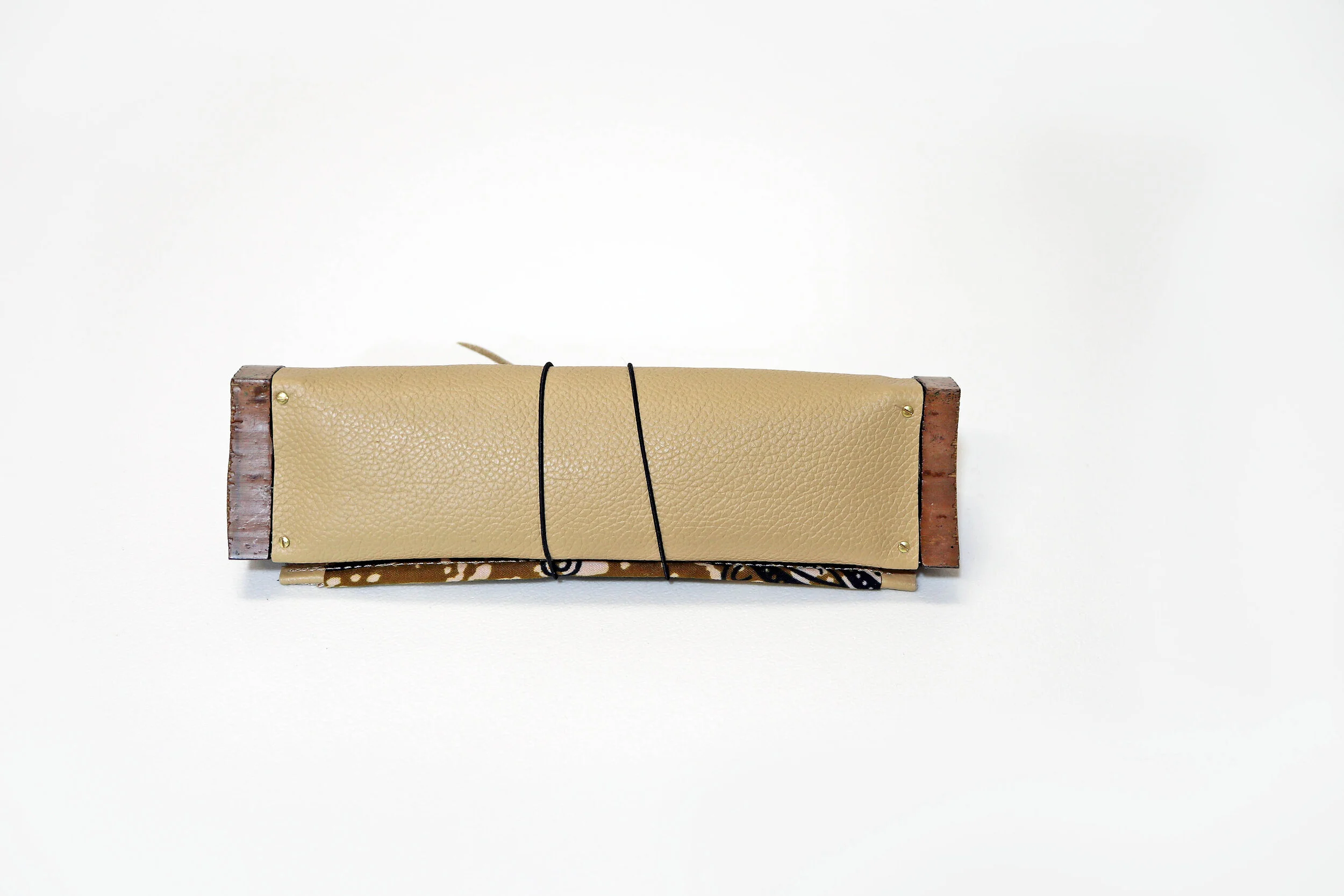 leather+african-bamboo_case-beige_kano_bottom_edited-1.jpg