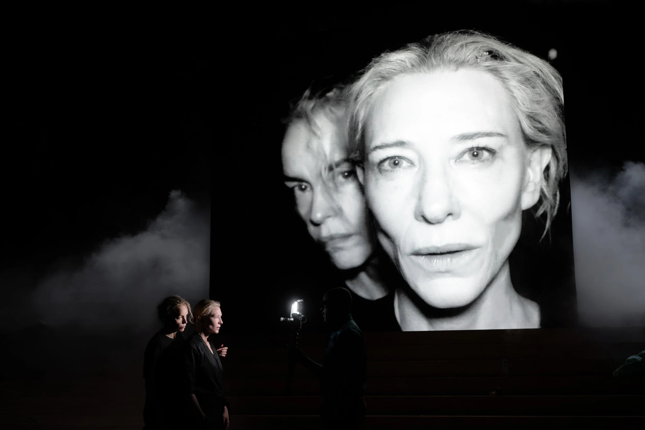 Nina Hoss (Elisabeth)  and Cate Blanchett (Alma) in Electra Persona at the National Theatre. (c) Monika Rittershaus 212.jpg