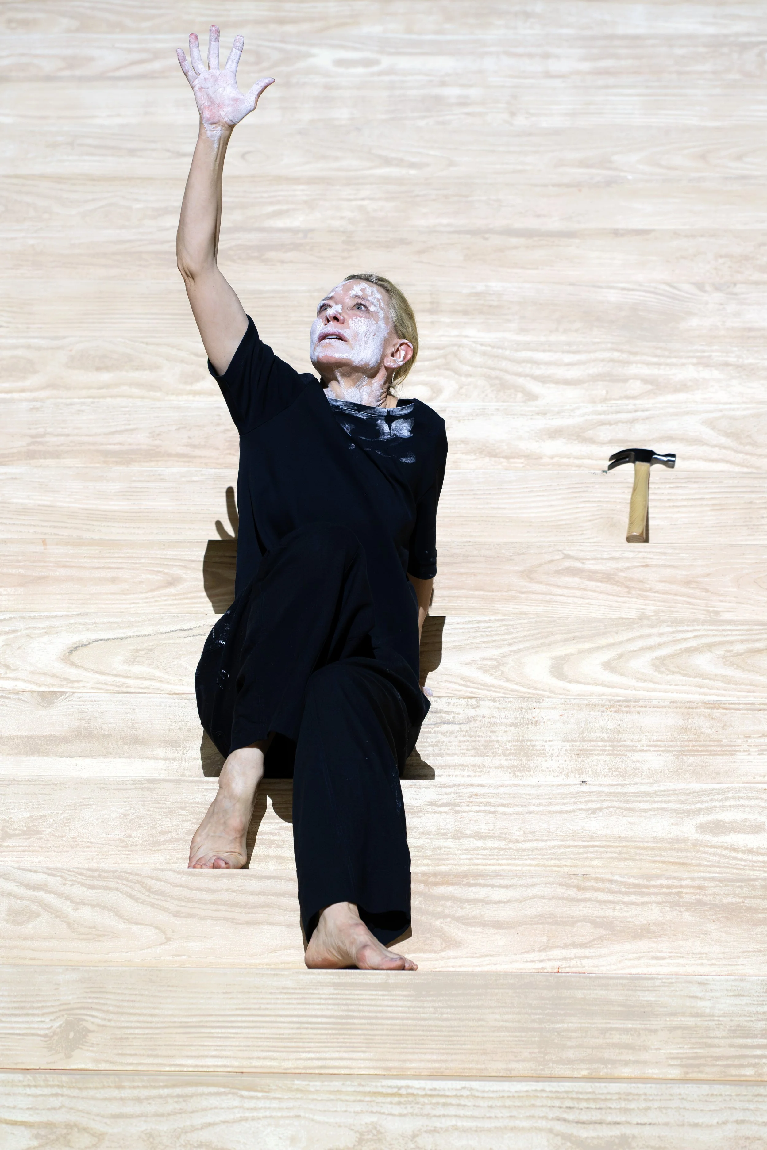 Cate Blanchett (Electra) in Electra Persona at the National Theatre. (c) Monika Rittershaus  231.jpg