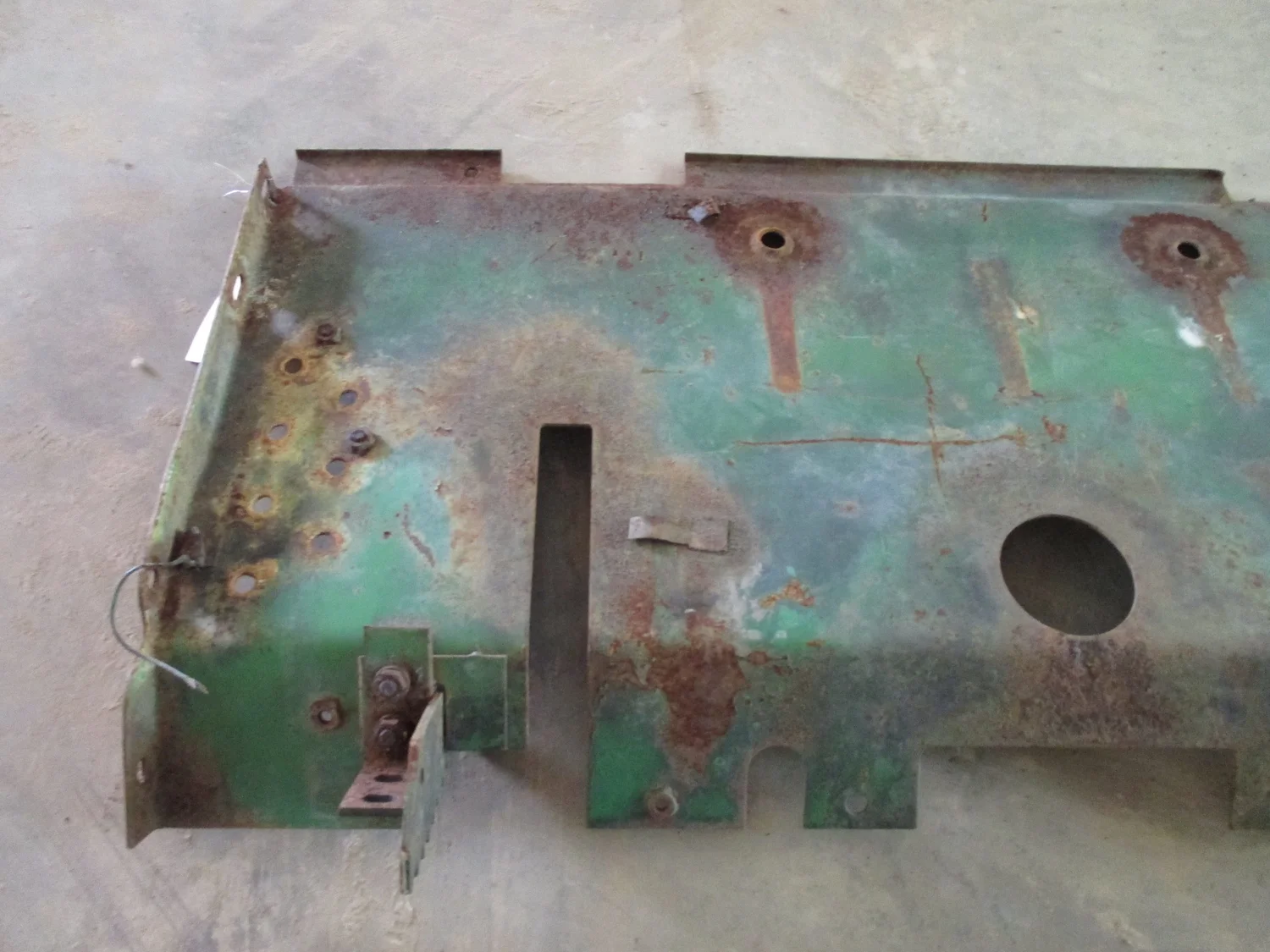 Platform Fenders — Lind Bros Tractor & Parts