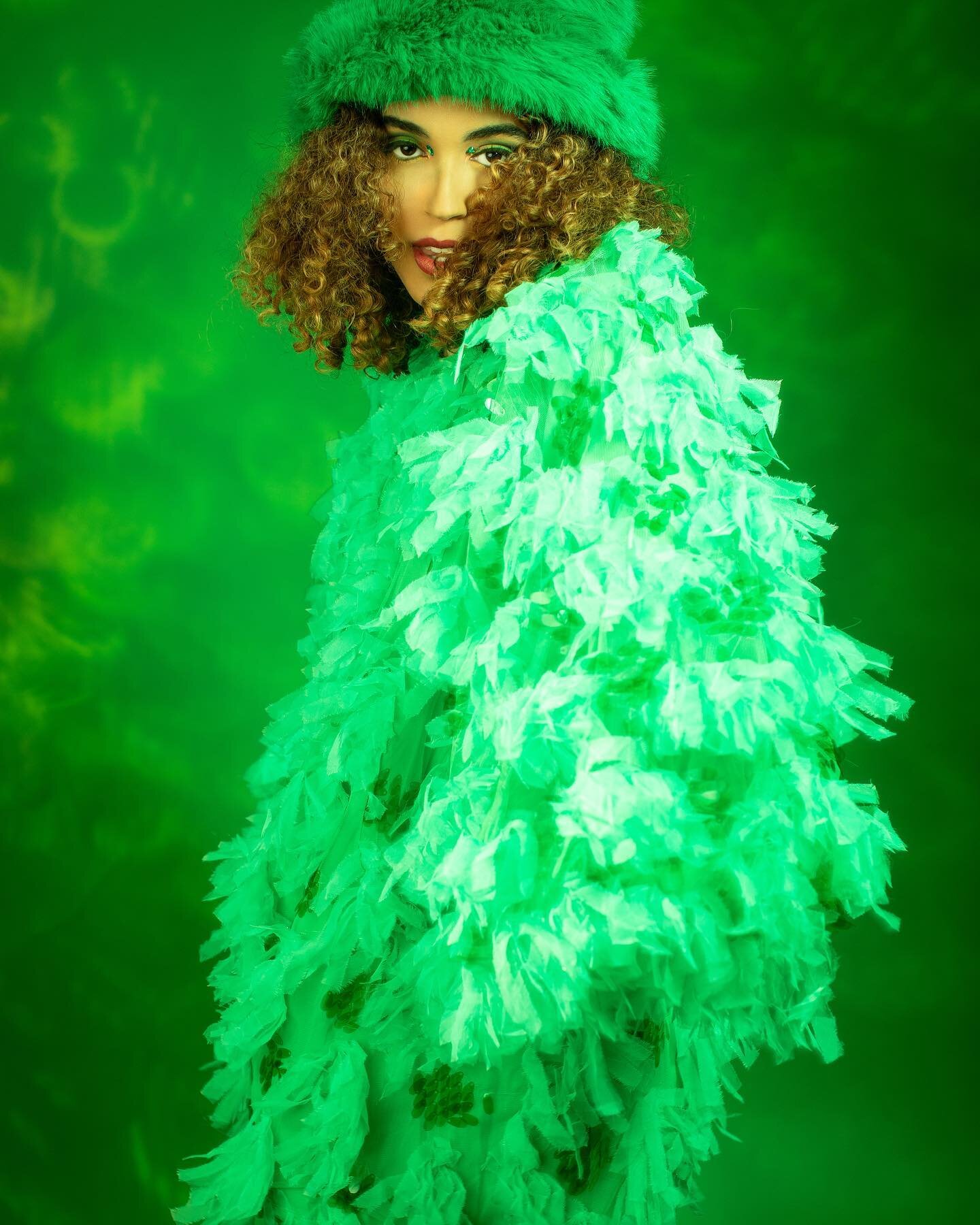 How much green is too much?! :p 
Happy St Patrick&rsquo;s Day ☘️ 

Model: @solaryuj via @basemodelsuk 
Stylist: @asnegreg 
MUA: @isabelhink_makeup 
Shot in @plphotostudio ☘️☘️

#stpatricksday #fourleafclover🍀 #fashioneditorial #fashiophotoshoot #hol