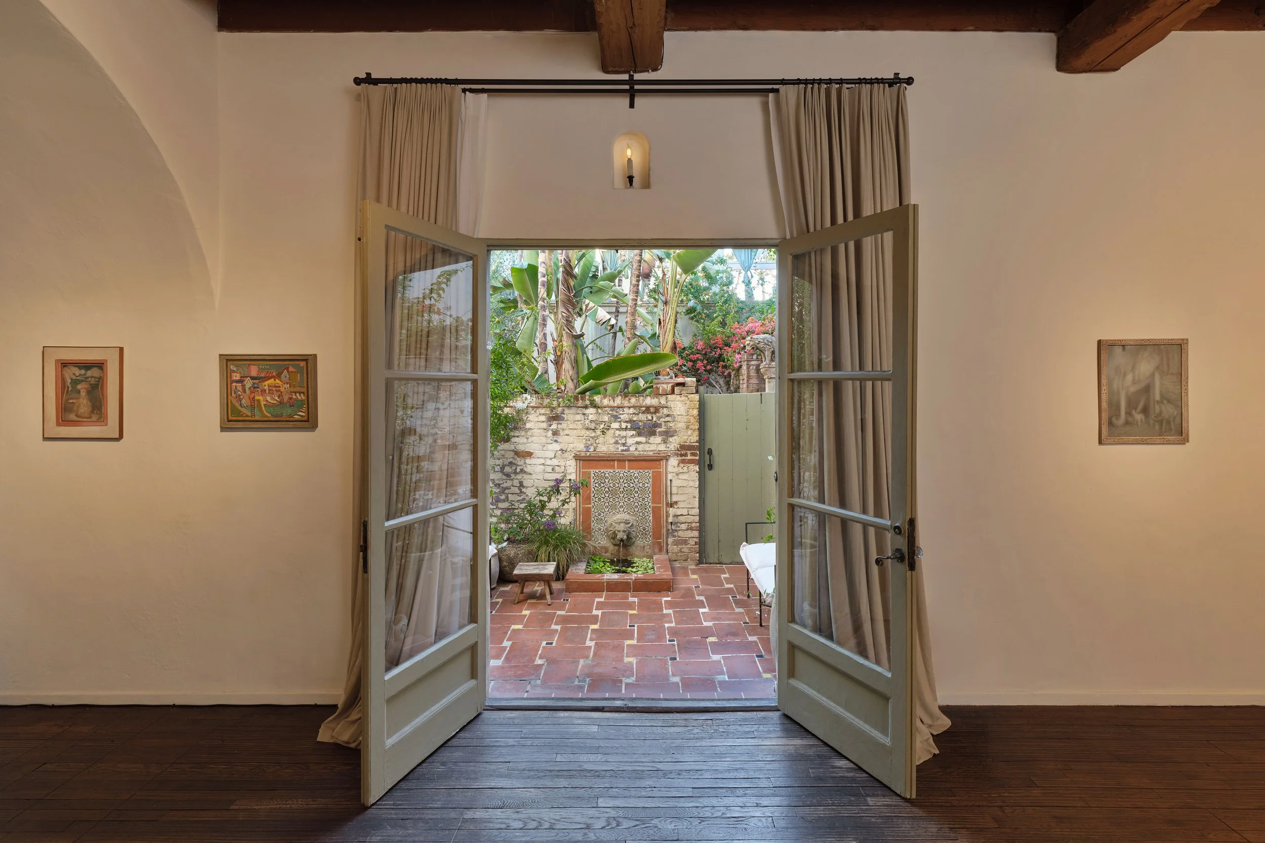  Installation photograph by Paul Salveson 