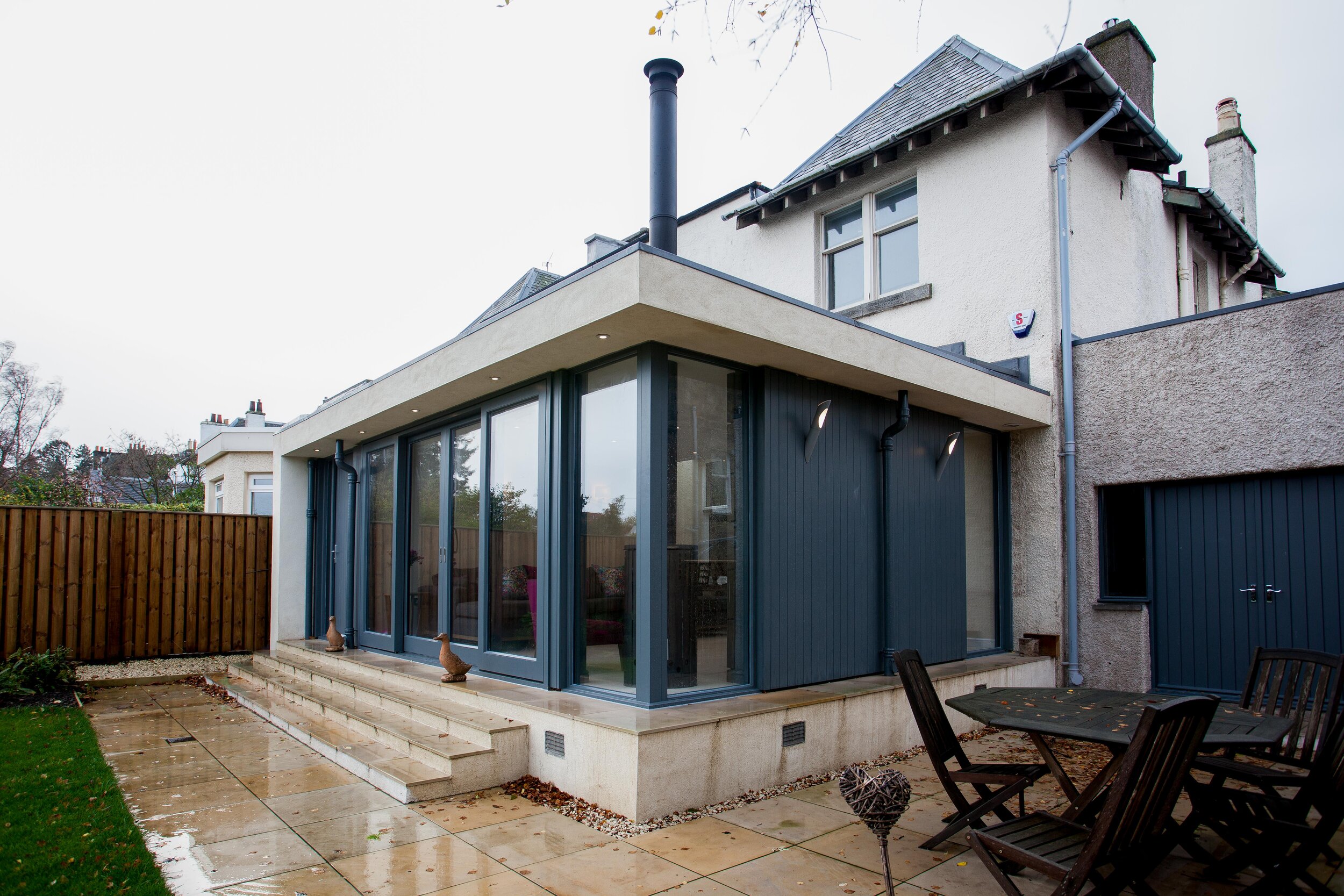  The contemporary extension is in contrast to the traditional appearance of the house. 