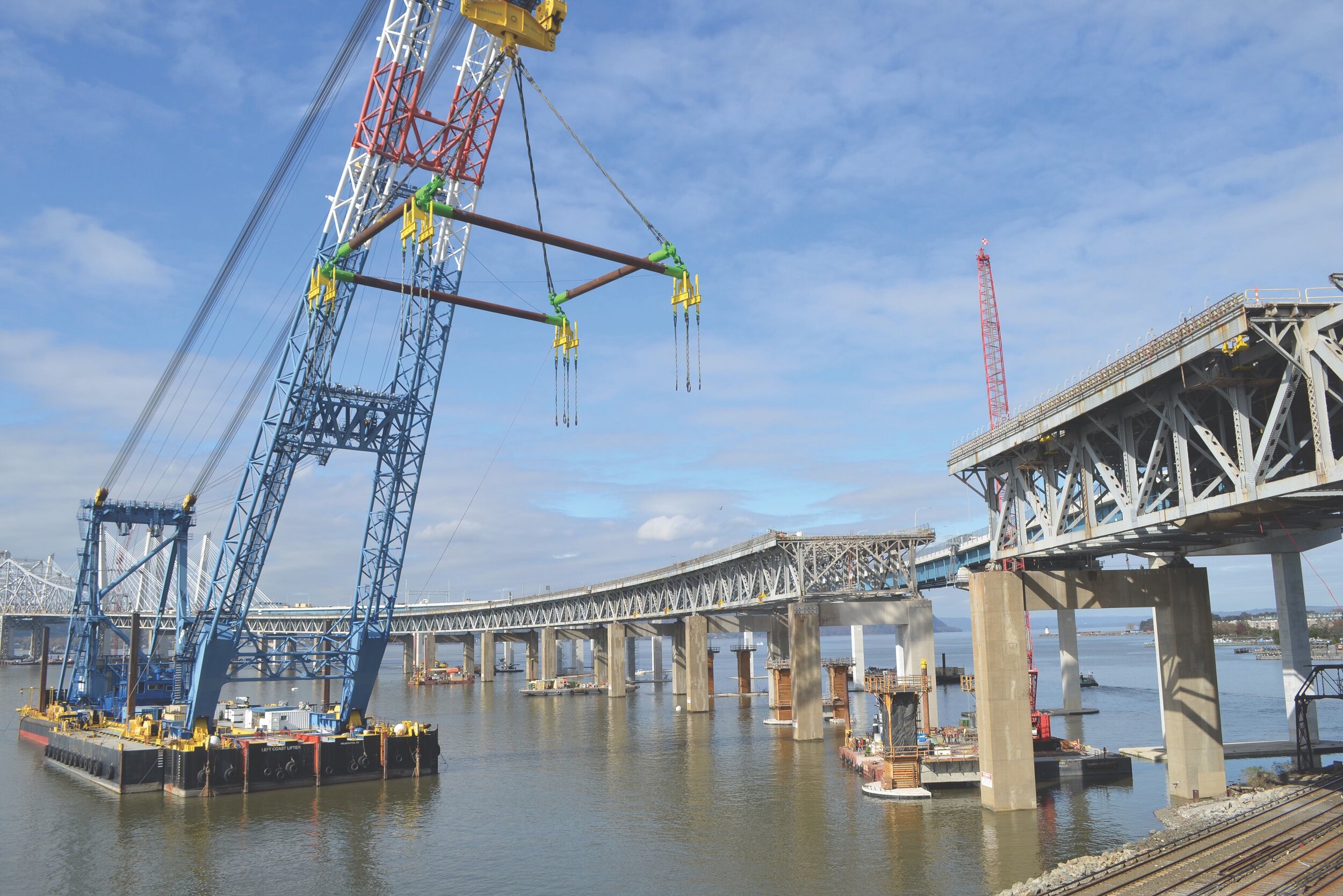 LG_crane_TZC171110p0001hr.jpg