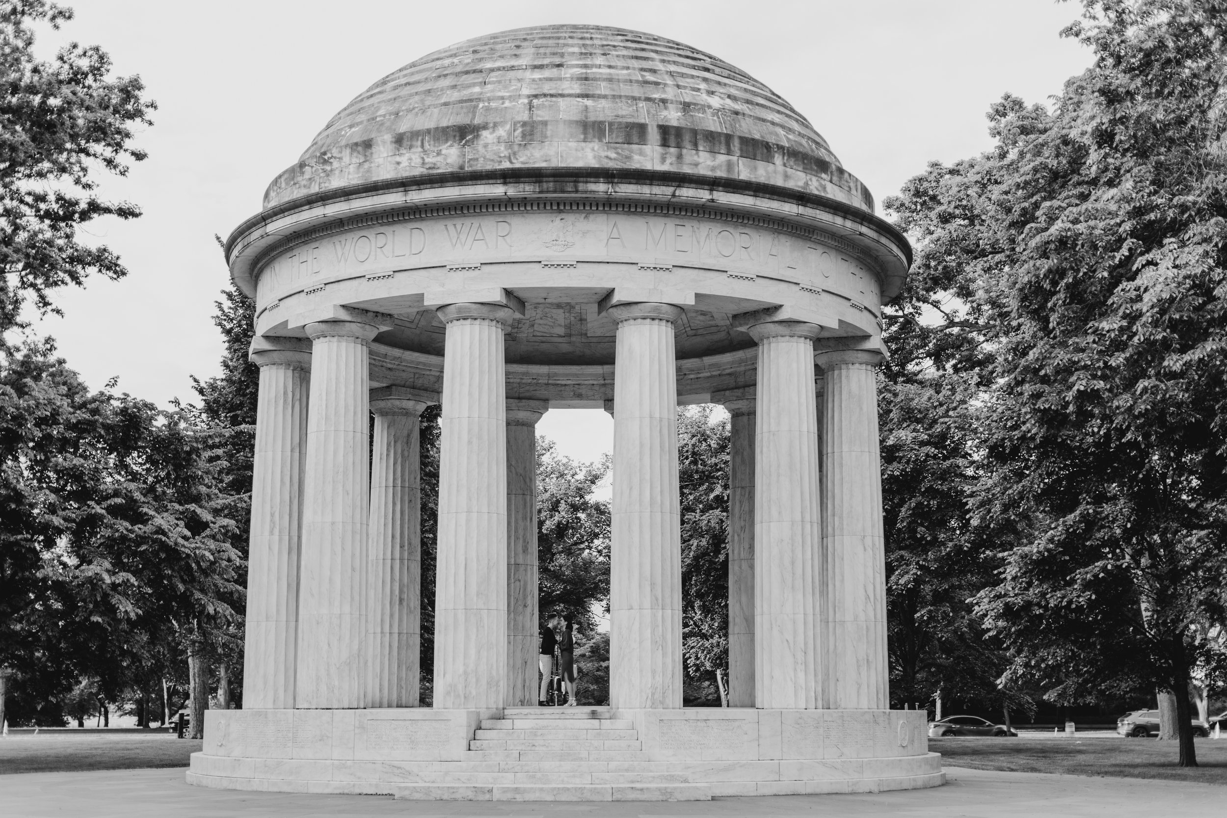 lgbtq+engagementsessionlincolnmemorial-91.jpg