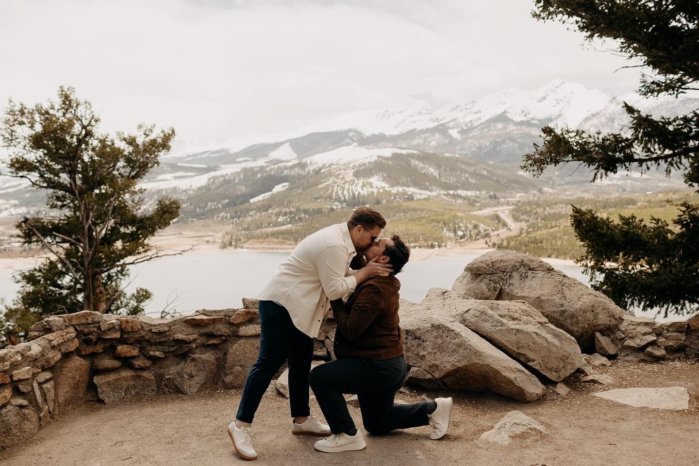 Doing a lil happy dance cause it was my first having Sapphire Point ALL to myself for a surprise proposal (and it was for the most perfect couple!). 💍🏔️Justin and John even though I just met you yesterday I can tell how in love with each other you 